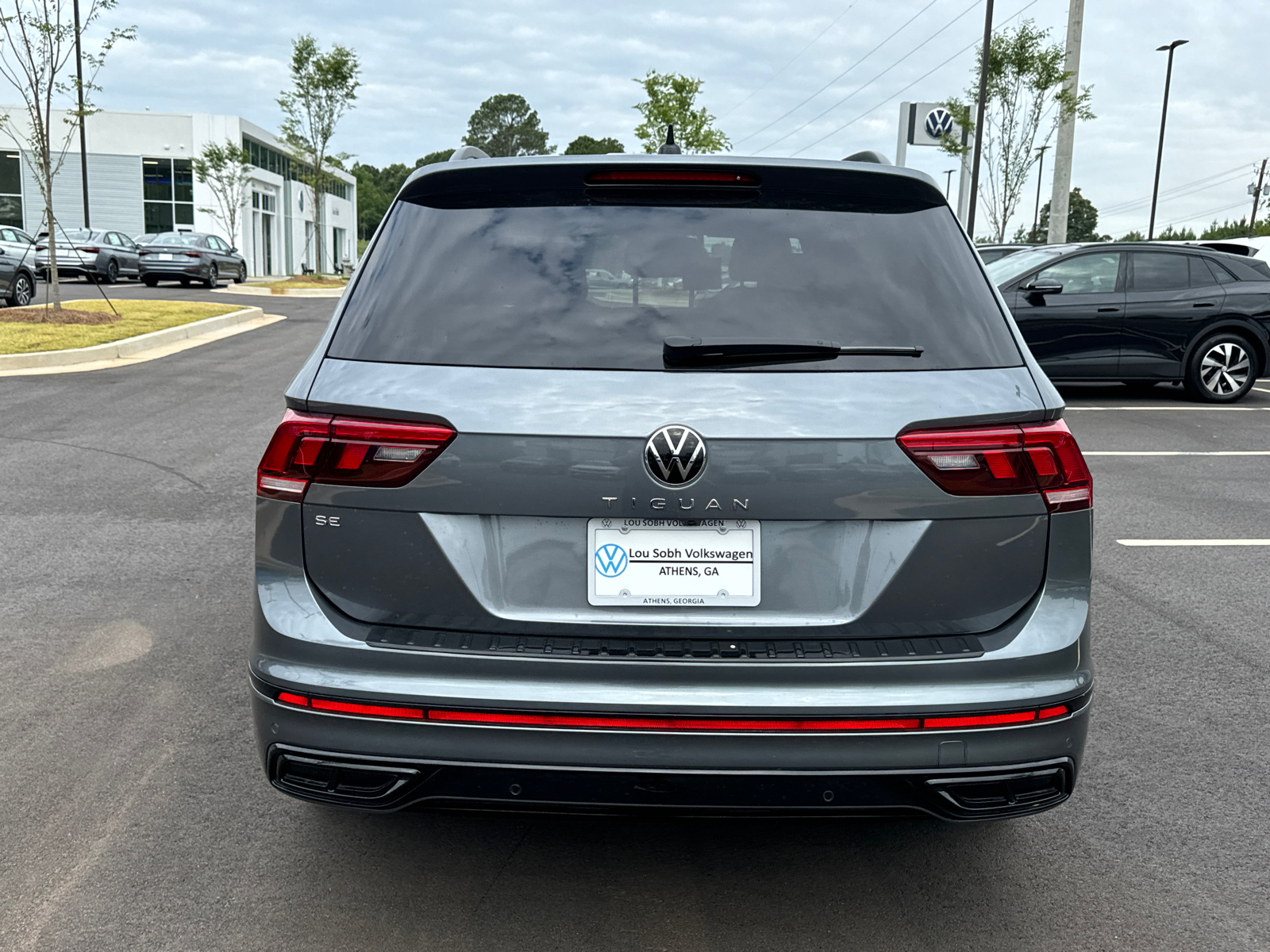 2024 Volkswagen Tiguan 2.0T SE R-Line Black 4