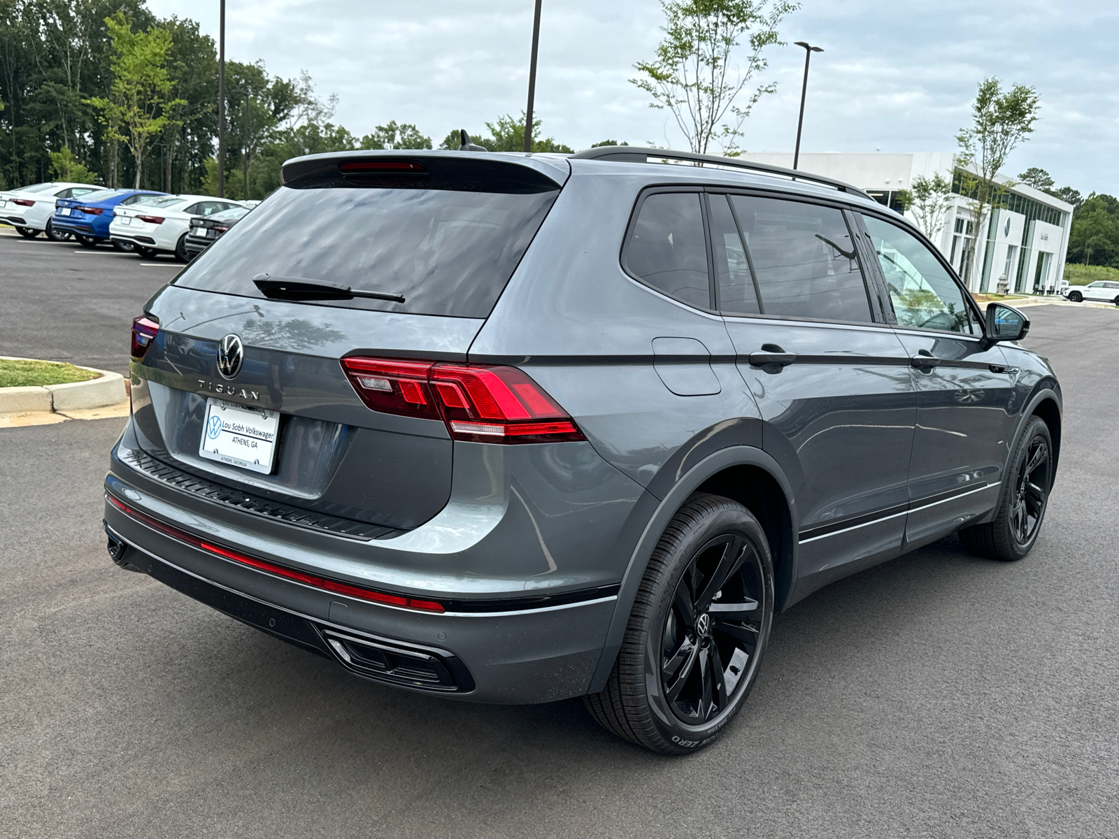 2024 Volkswagen Tiguan 2.0T SE R-Line Black 5