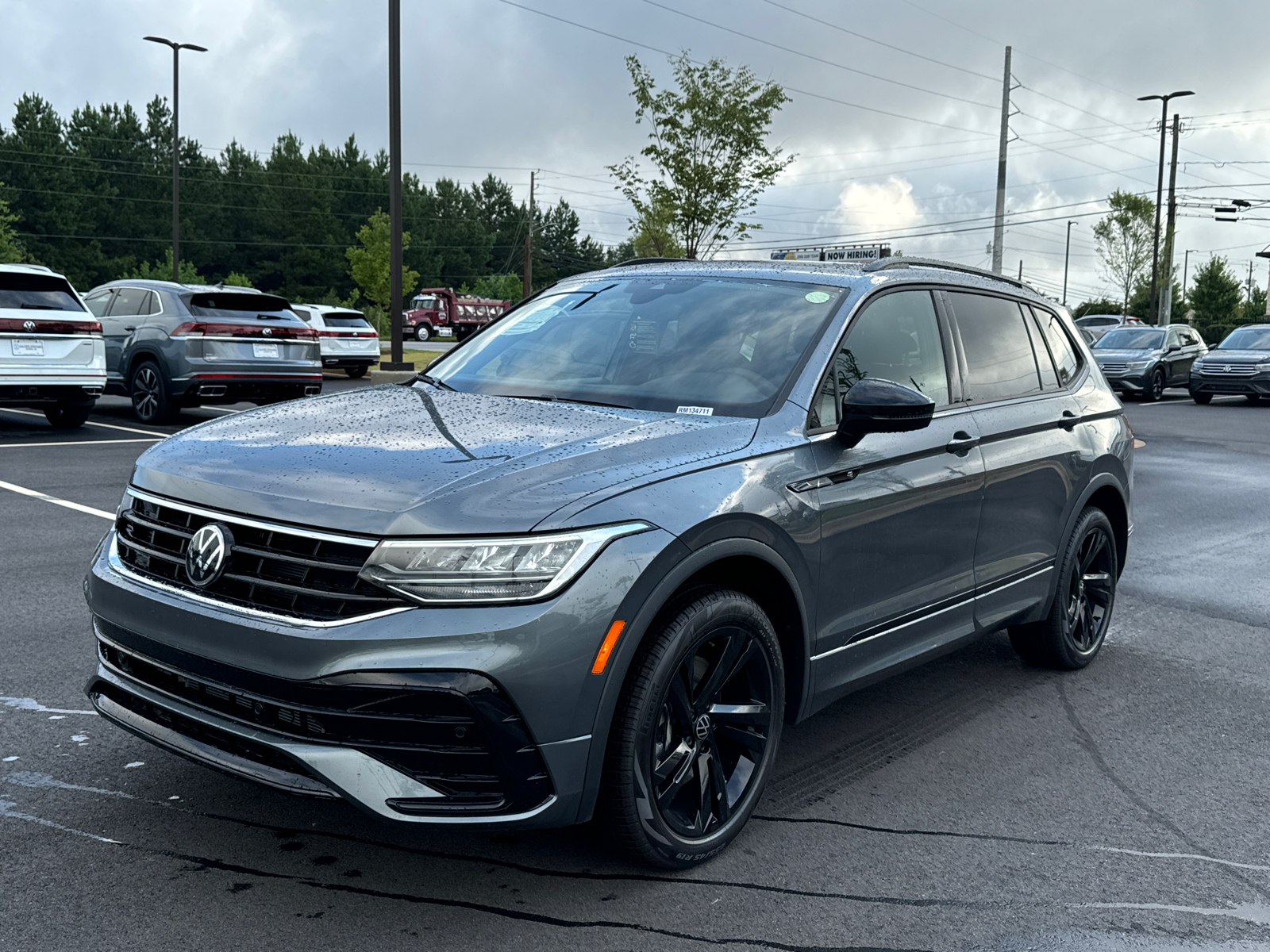 2024 Volkswagen Tiguan 2.0T SE R-Line Black 1