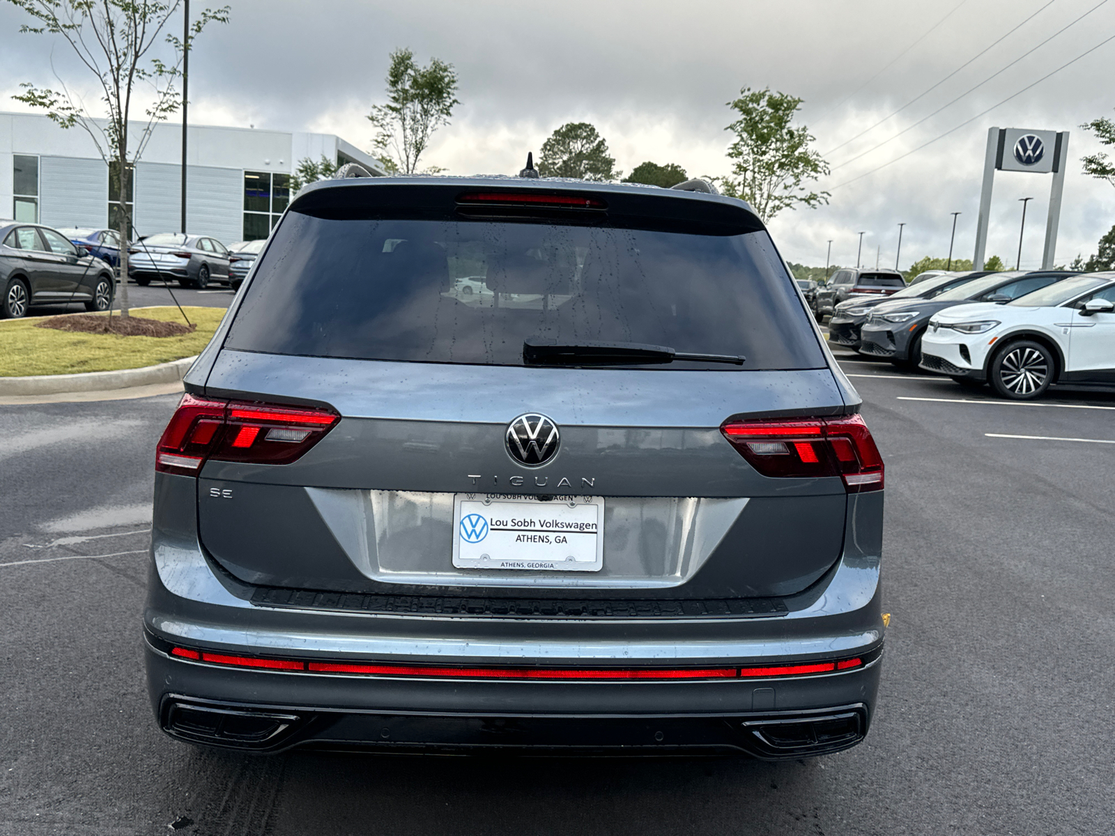 2024 Volkswagen Tiguan 2.0T SE R-Line Black 4