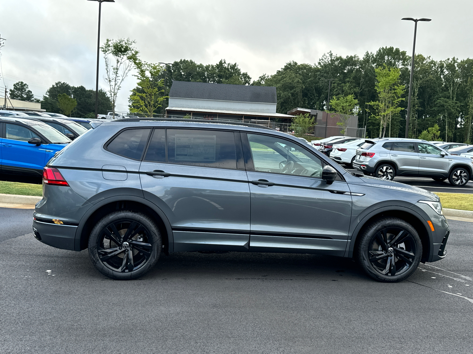 2024 Volkswagen Tiguan 2.0T SE R-Line Black 6