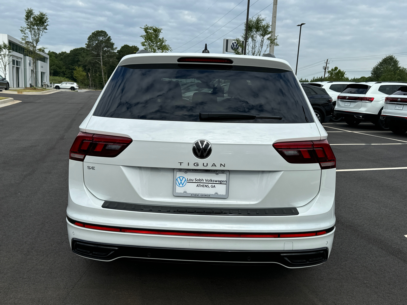 2024 Volkswagen Tiguan 2.0T SE R-Line Black 4