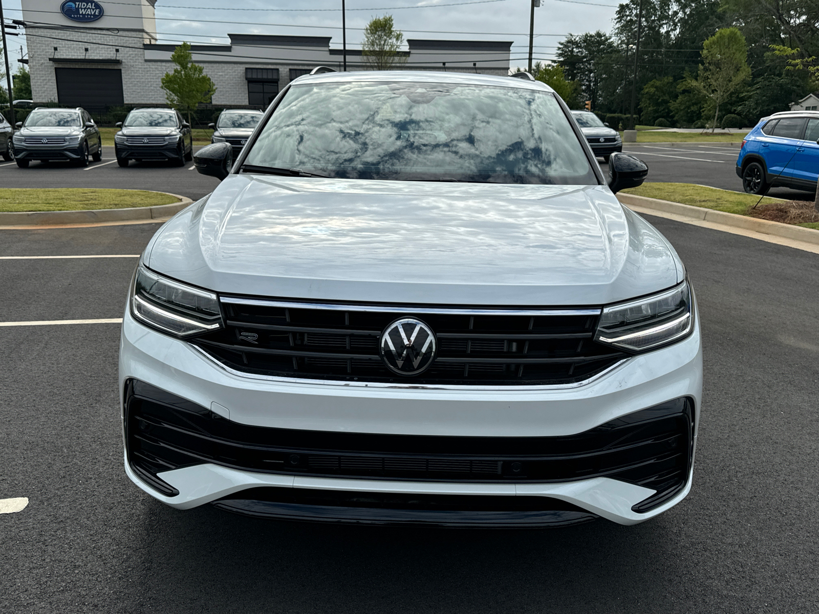 2024 Volkswagen Tiguan 2.0T SE R-Line Black 8