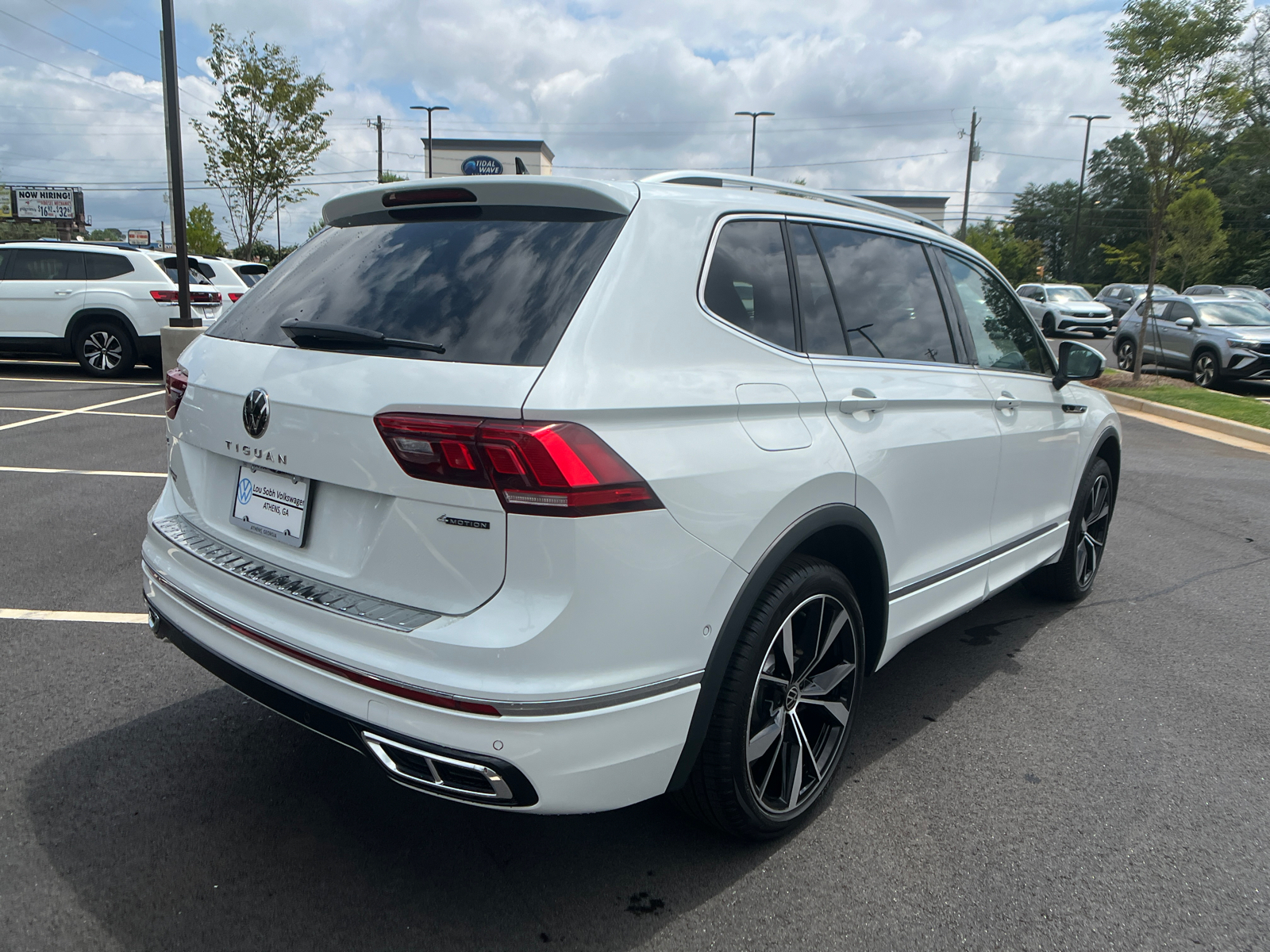 2024 Volkswagen Tiguan 2.0T SEL R-Line 5