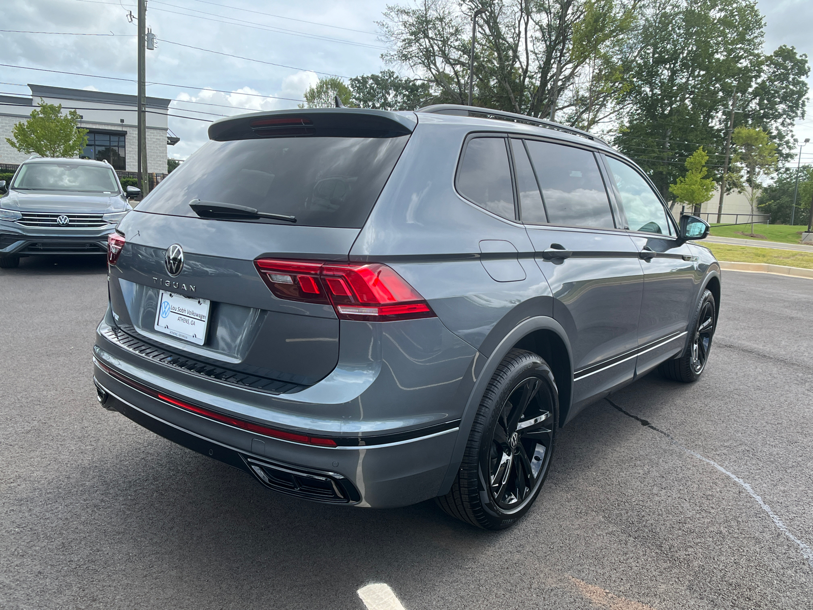 2024 Volkswagen Tiguan 2.0T SE R-Line Black 5