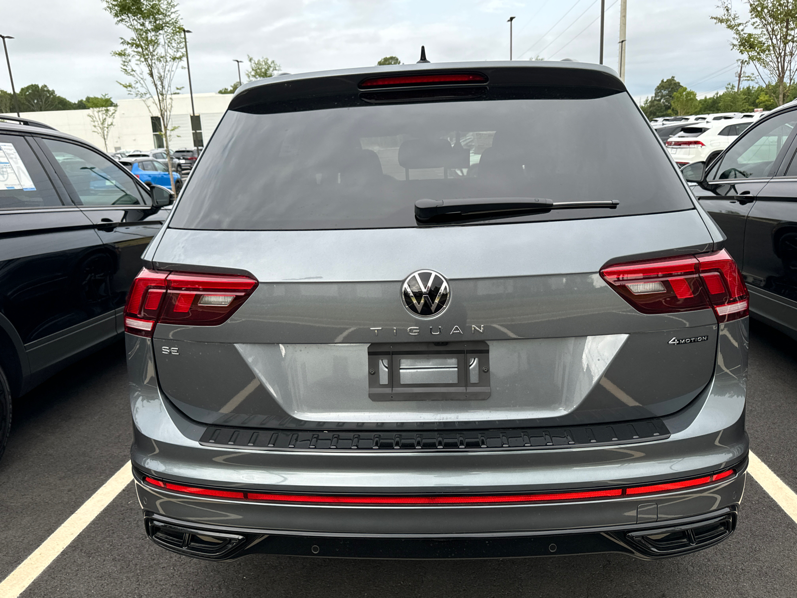 2024 Volkswagen Tiguan 2.0T SE R-Line Black 5