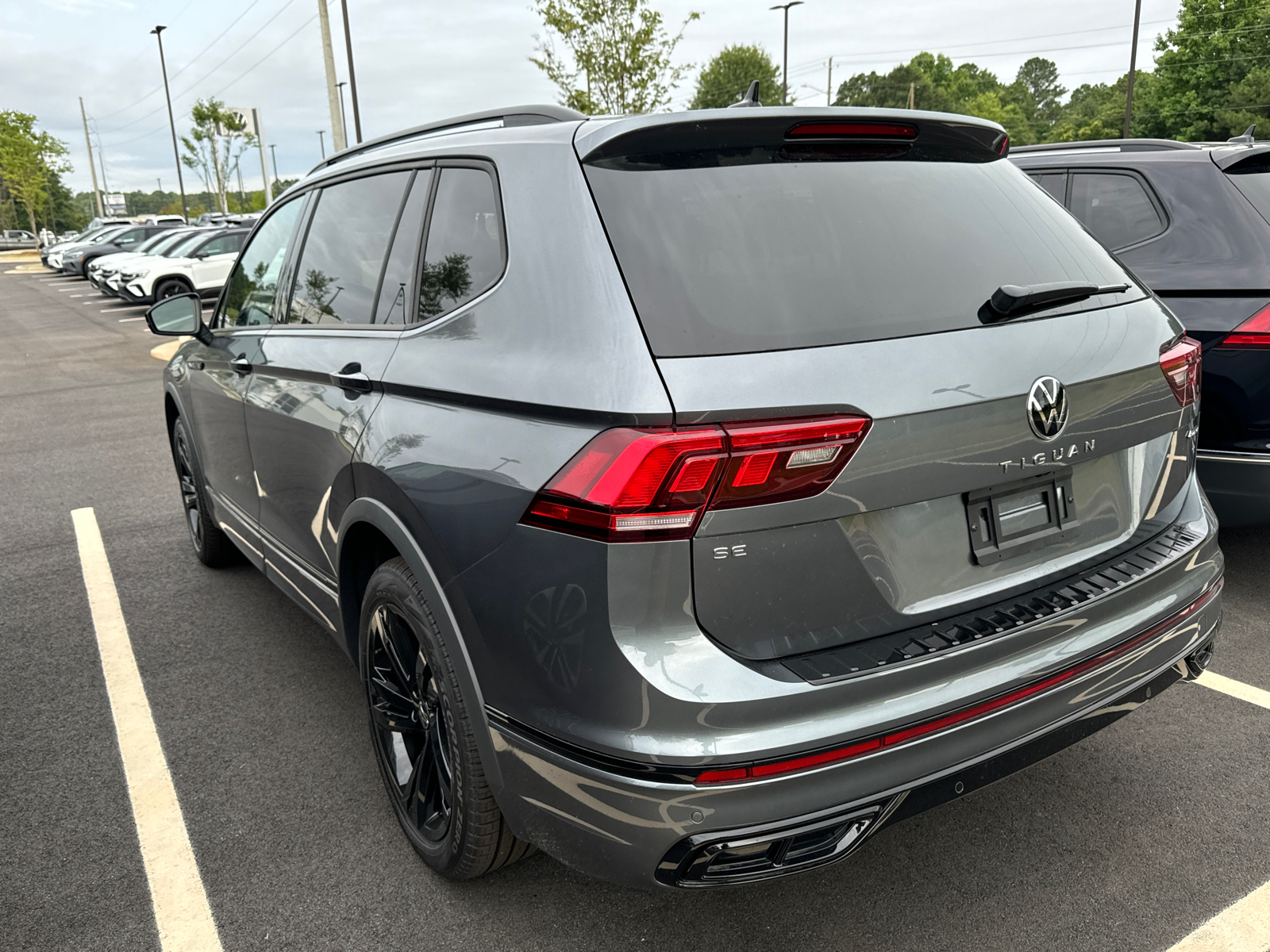 2024 Volkswagen Tiguan 2.0T SE R-Line Black 6