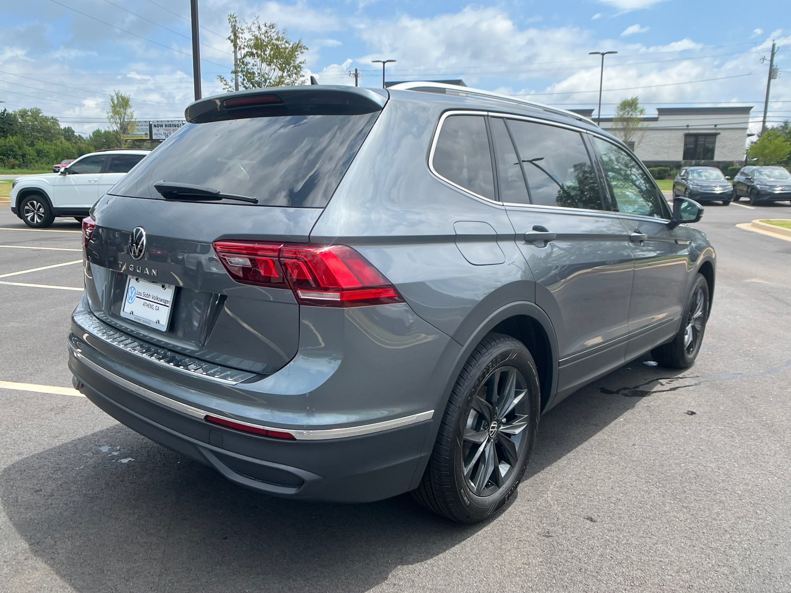 2024 Volkswagen Tiguan 2.0T SE 5