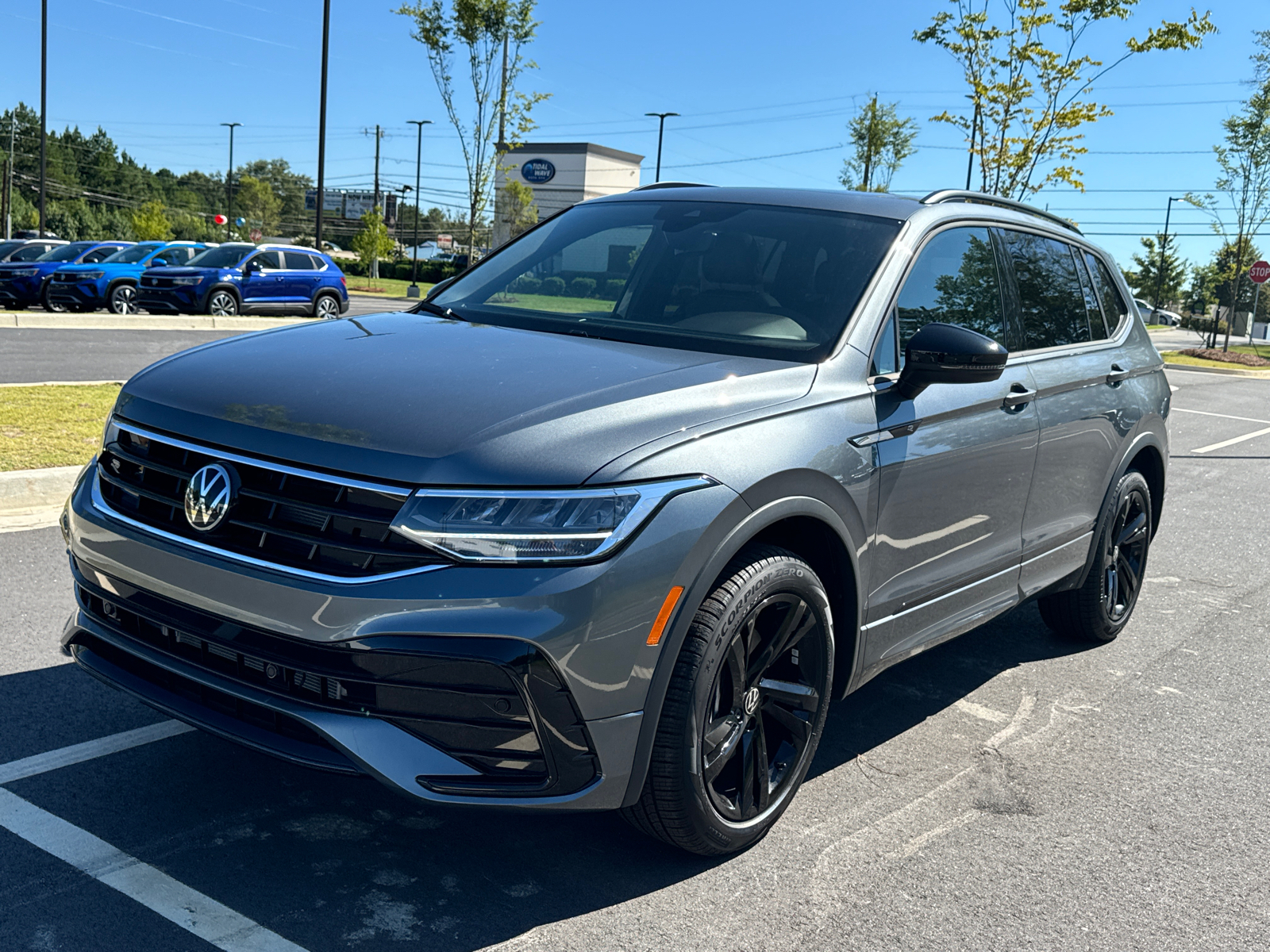 2024 Volkswagen Tiguan 2.0T SE R-Line Black 1