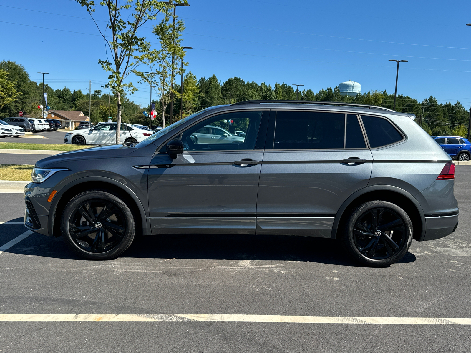 2024 Volkswagen Tiguan 2.0T SE R-Line Black 2