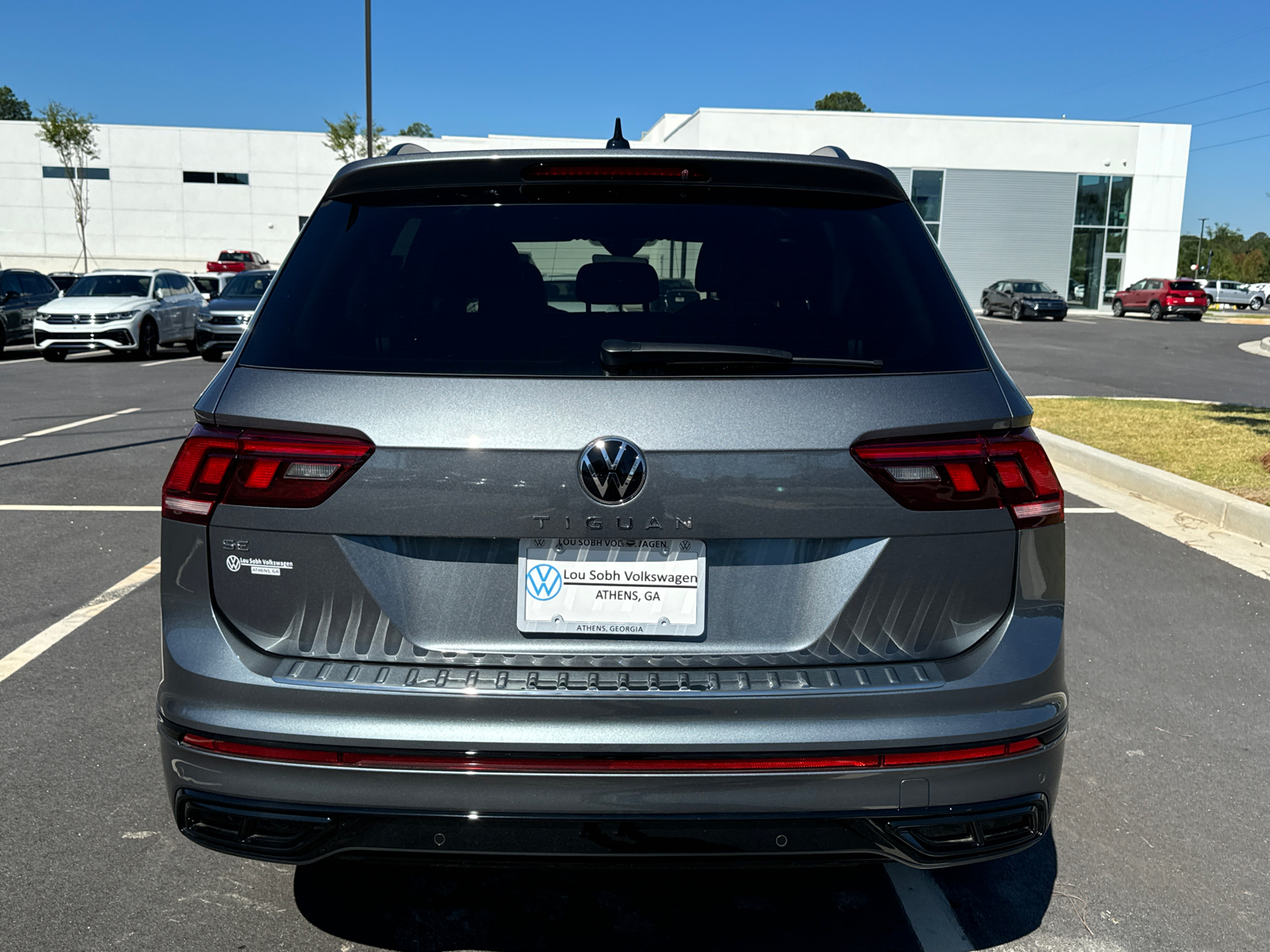 2024 Volkswagen Tiguan 2.0T SE R-Line Black 4