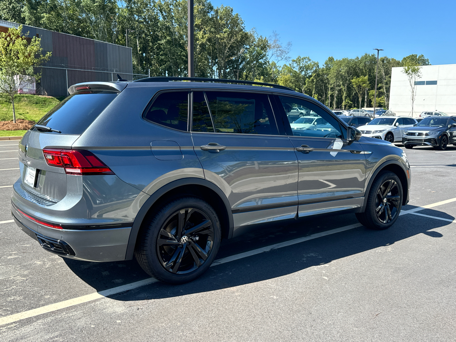 2024 Volkswagen Tiguan 2.0T SE R-Line Black 6