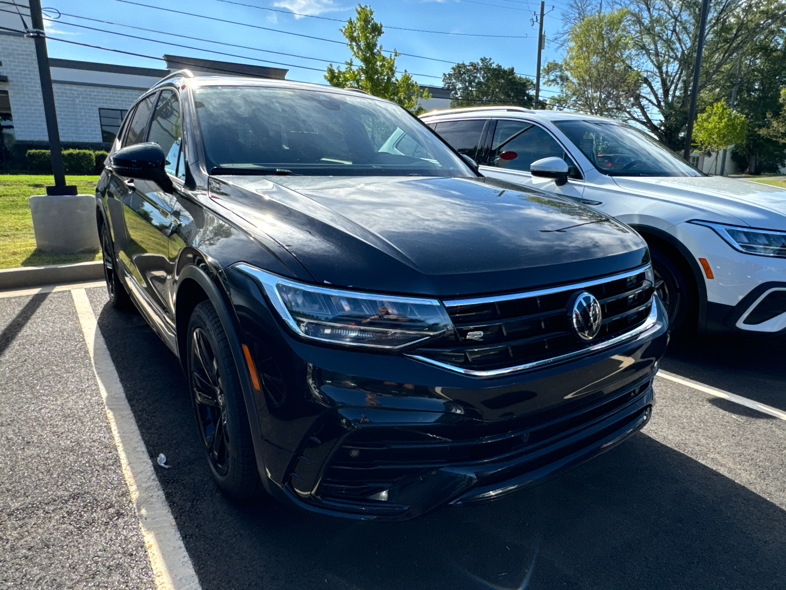 2024 Volkswagen Tiguan 2.0T SE R-Line Black 2