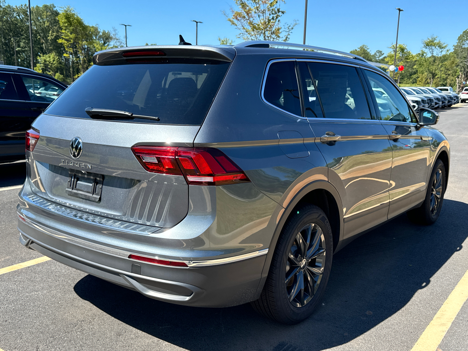 2024 Volkswagen Tiguan 2.0T SE 5