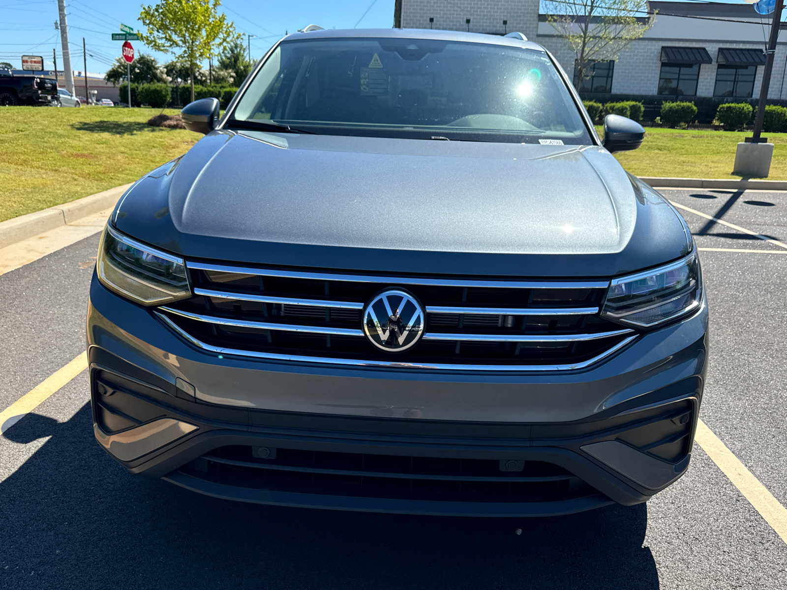 2024 Volkswagen Tiguan 2.0T SE 8