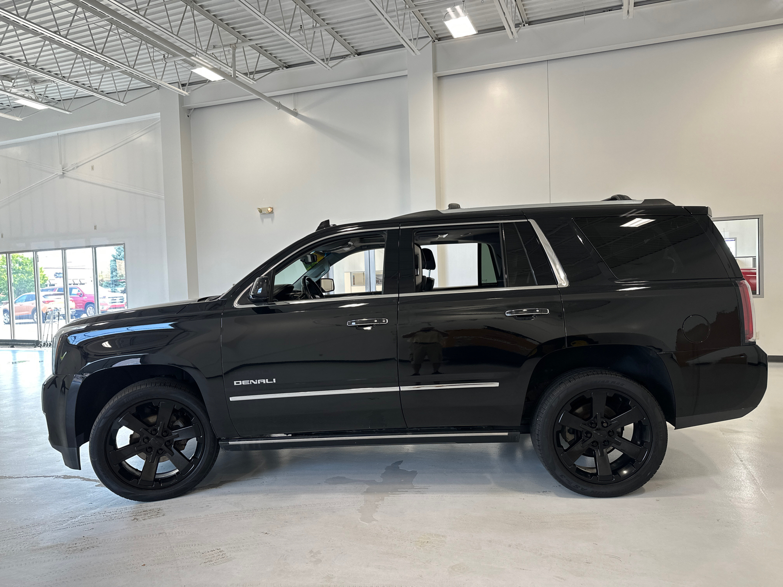 2019 GMC Yukon Denali 9