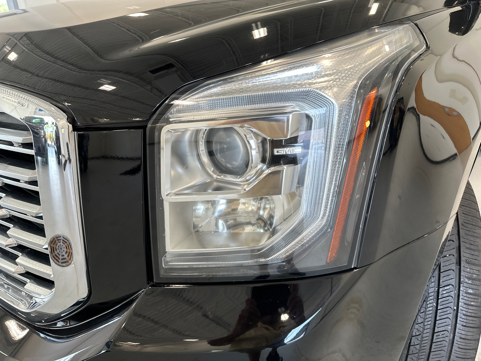 2019 GMC Yukon Denali 11