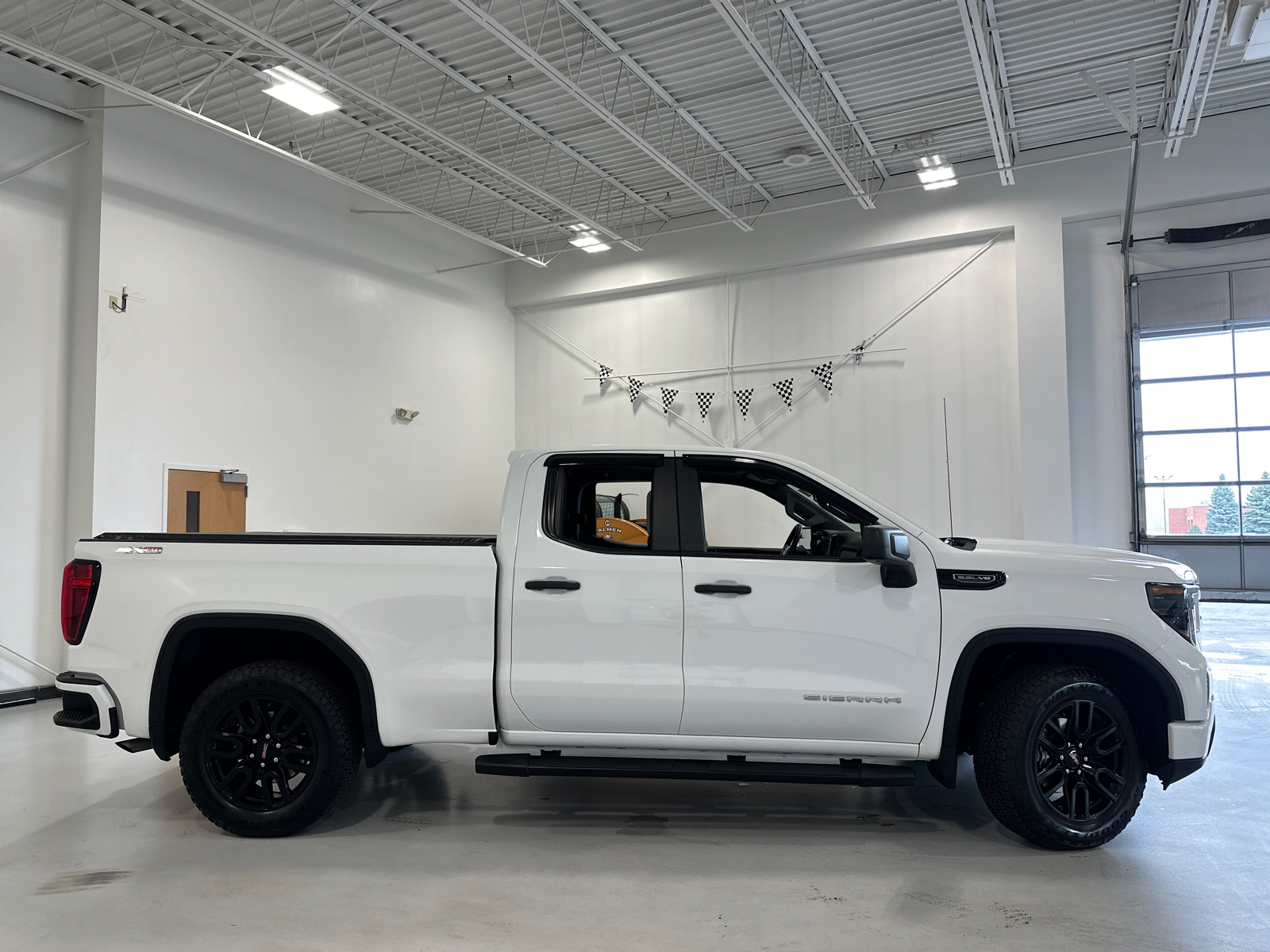 2023 GMC Sierra 1500 Pro 5