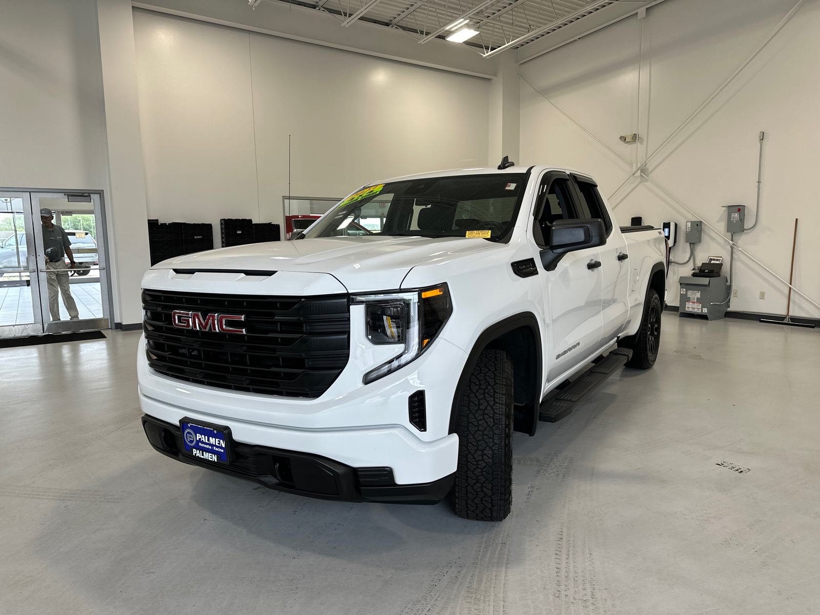 2023 GMC Sierra 1500 Pro 10