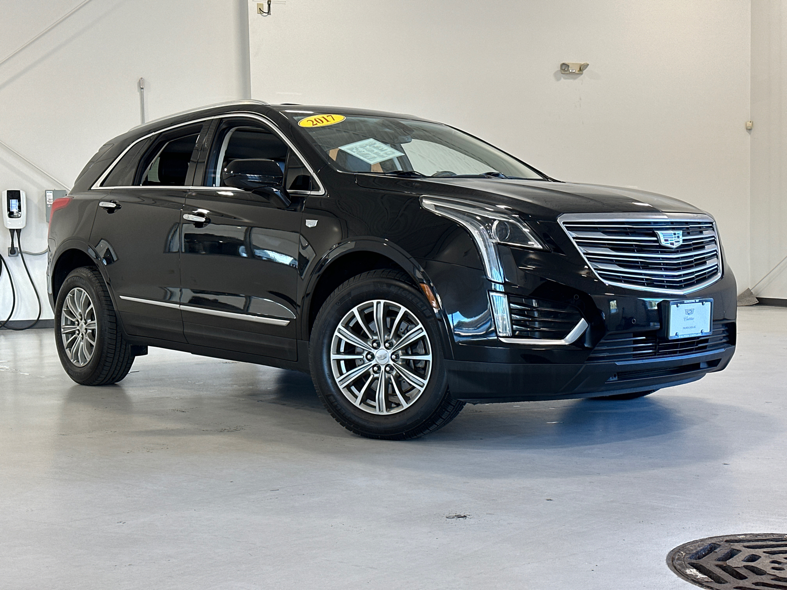 2017 Cadillac XT5 Luxury 1