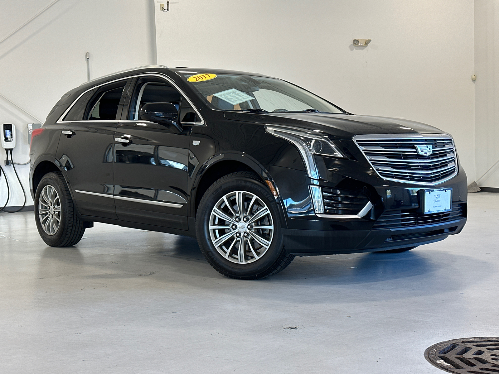 2017 Cadillac XT5 Luxury 2