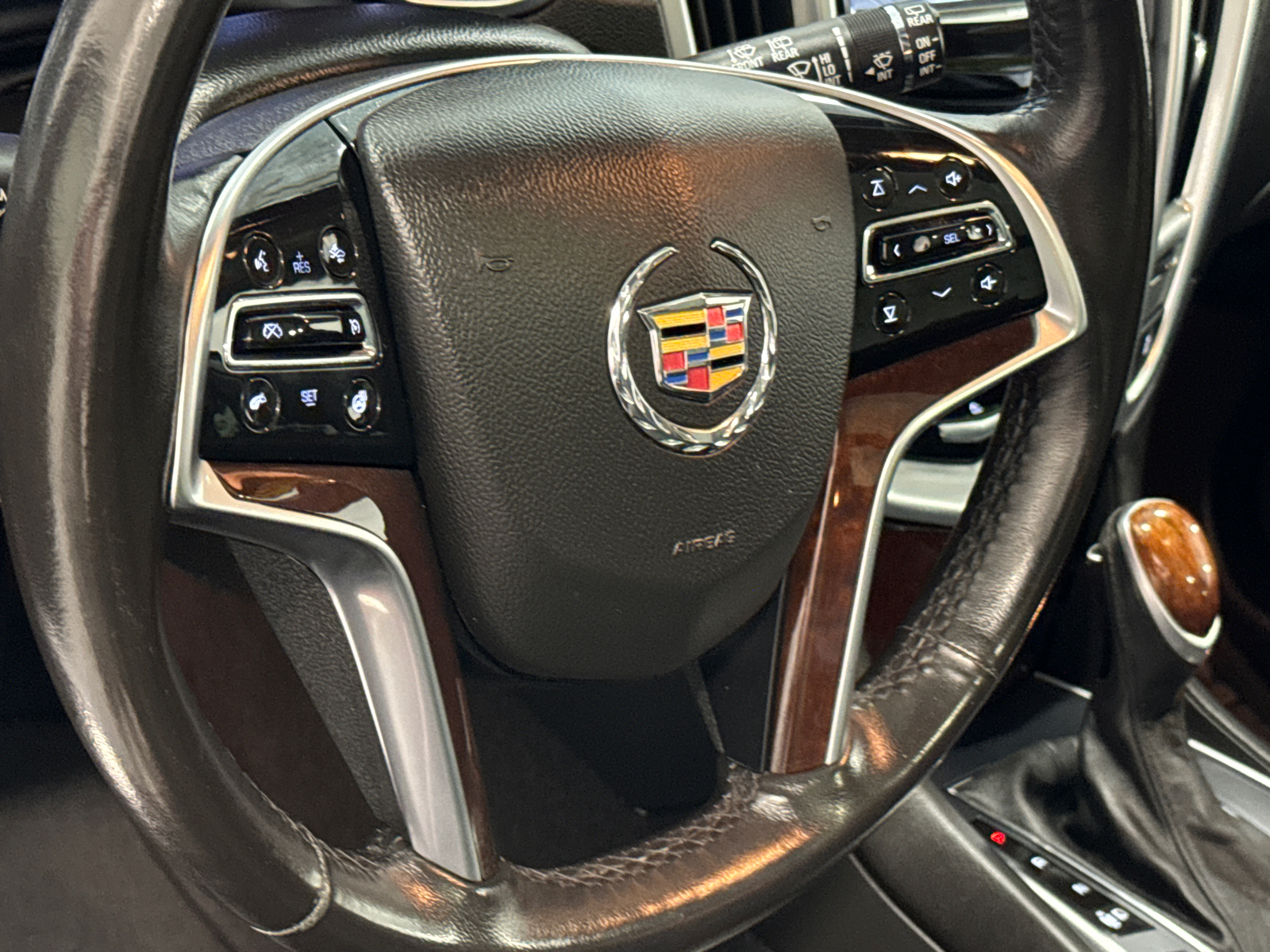 2015 Cadillac SRX Premium 42