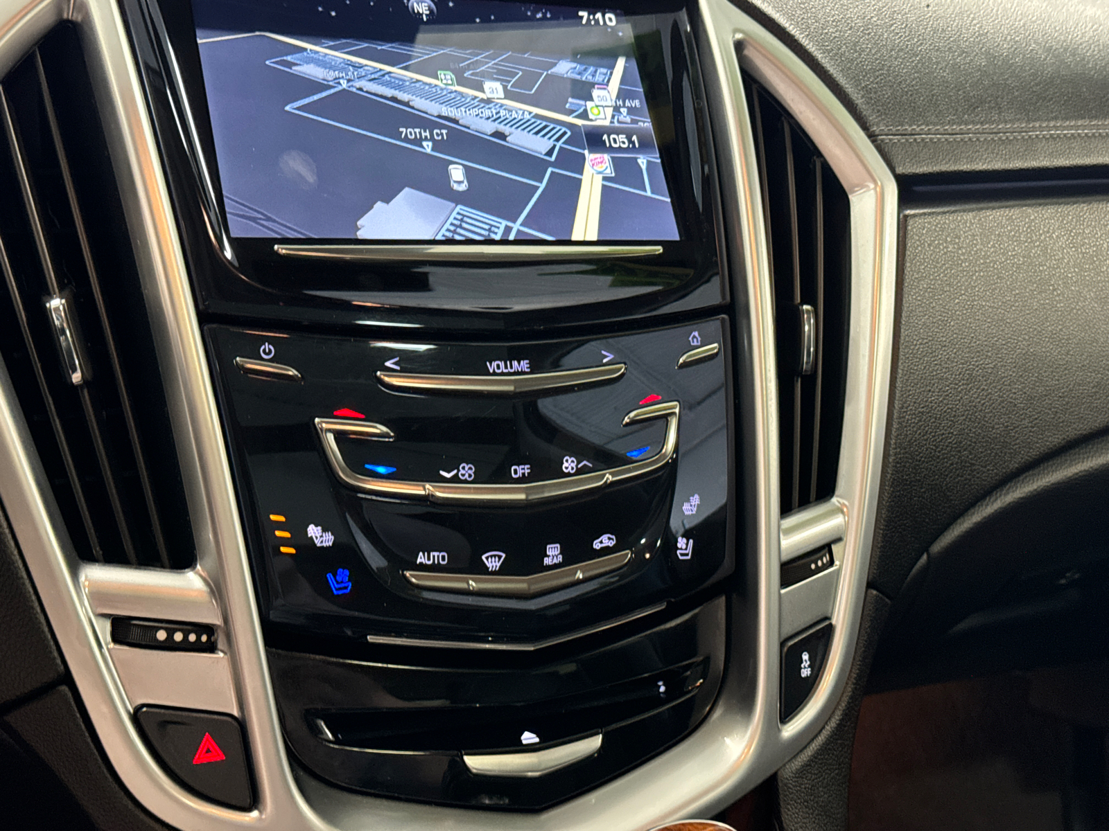2015 Cadillac SRX Premium 44