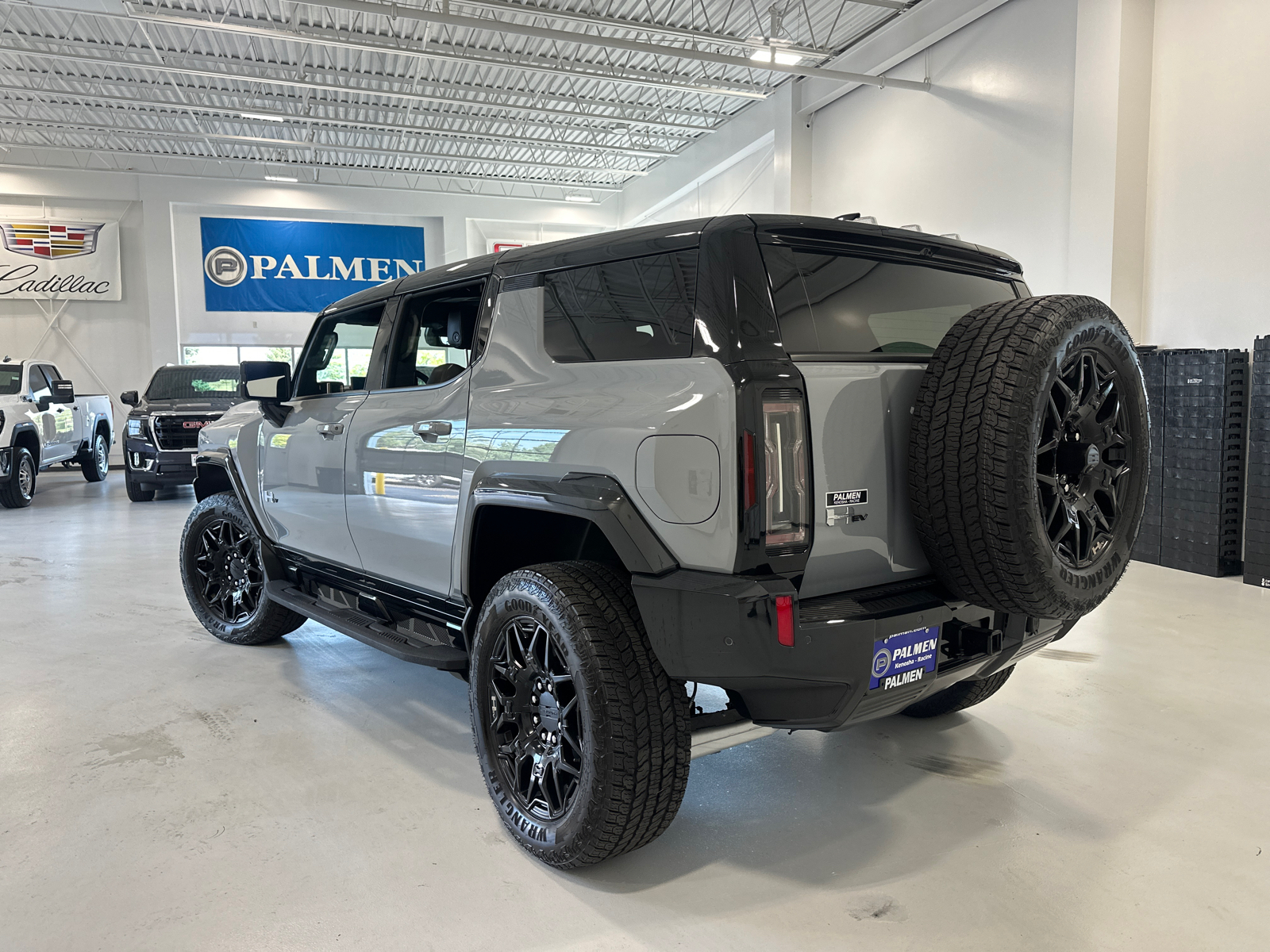 2024 GMC Hummer EV SUV 2X 8