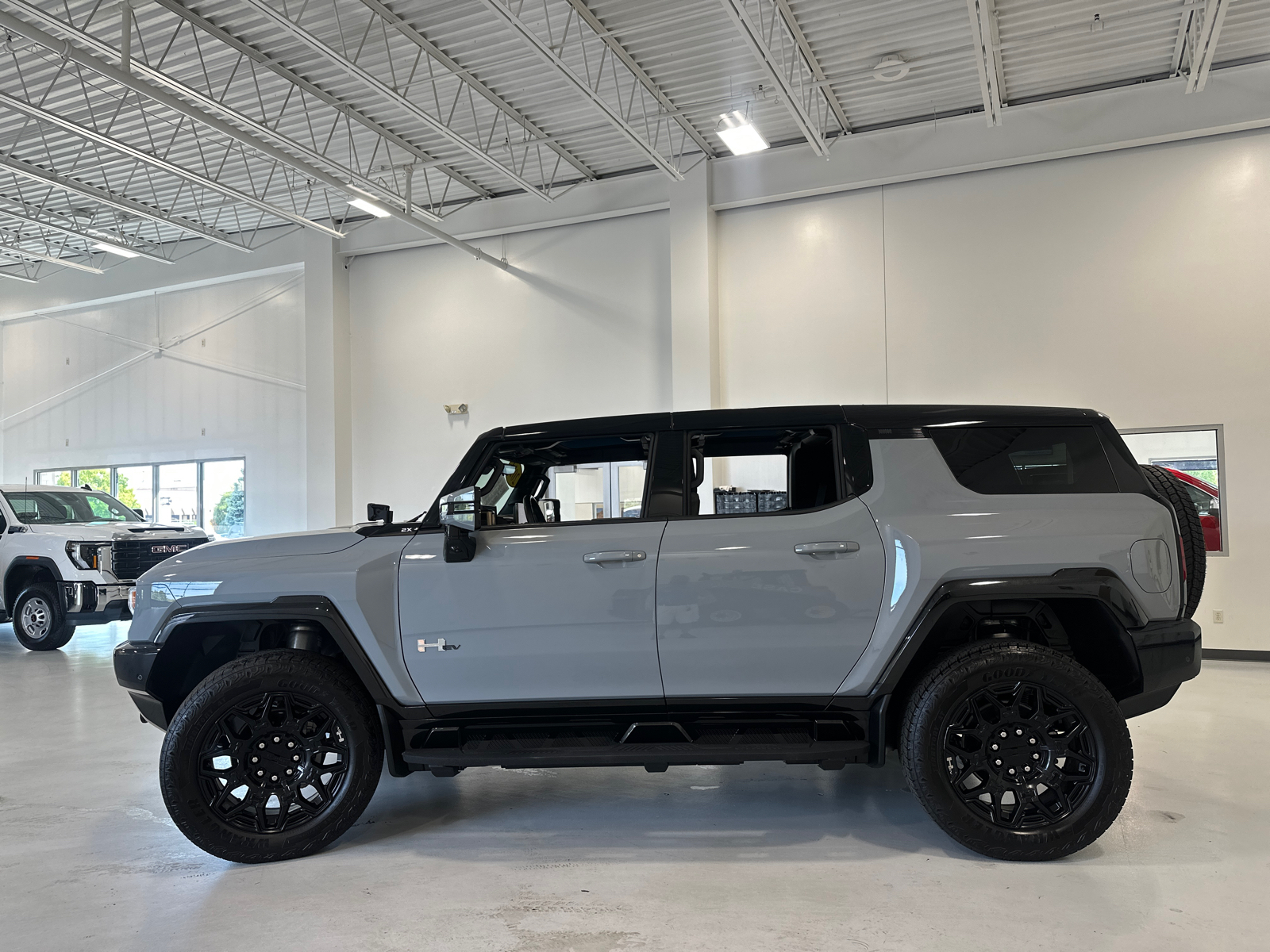 2024 GMC Hummer EV SUV 2X 9