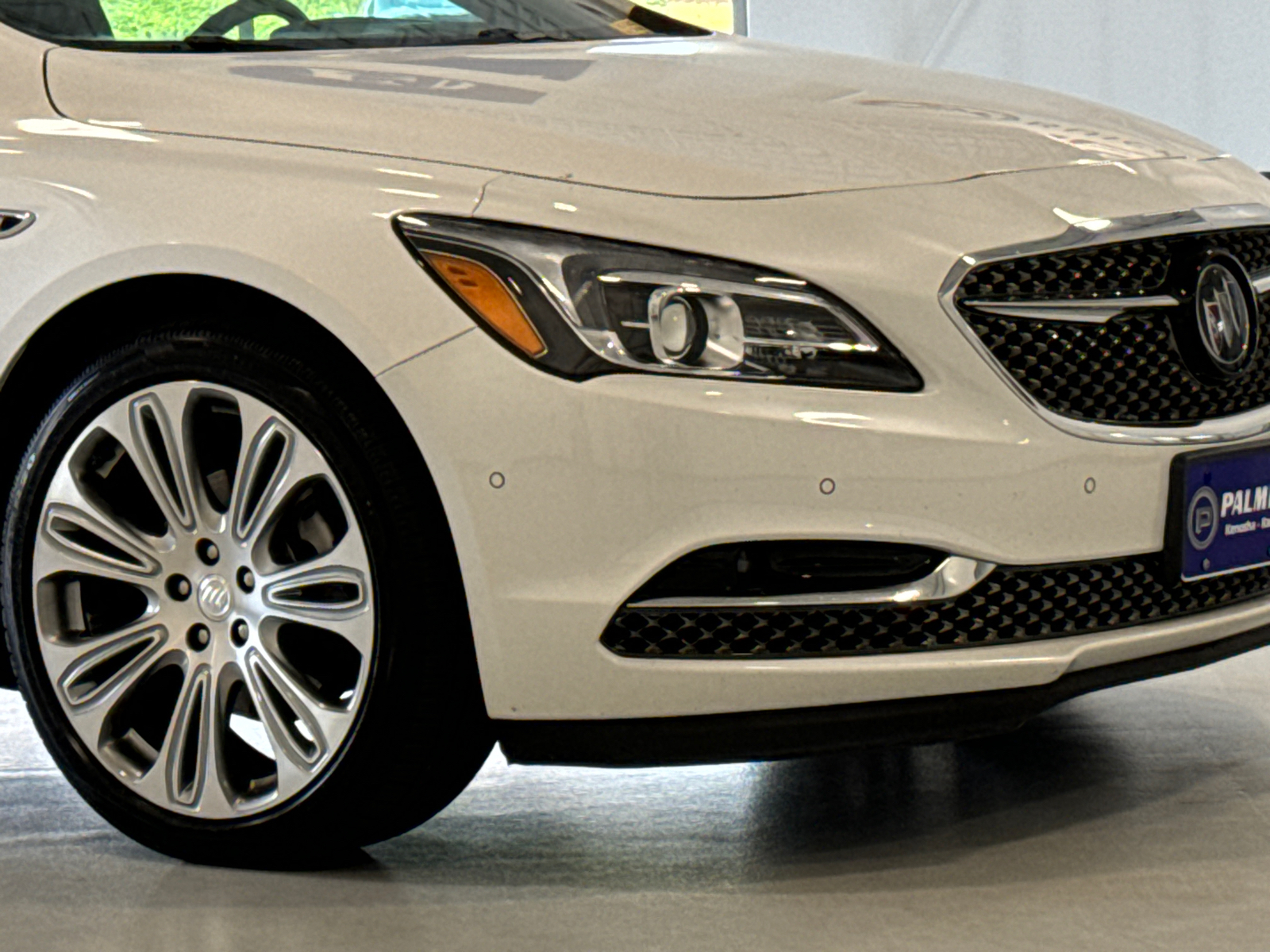 2019 Buick LaCrosse Avenir 3