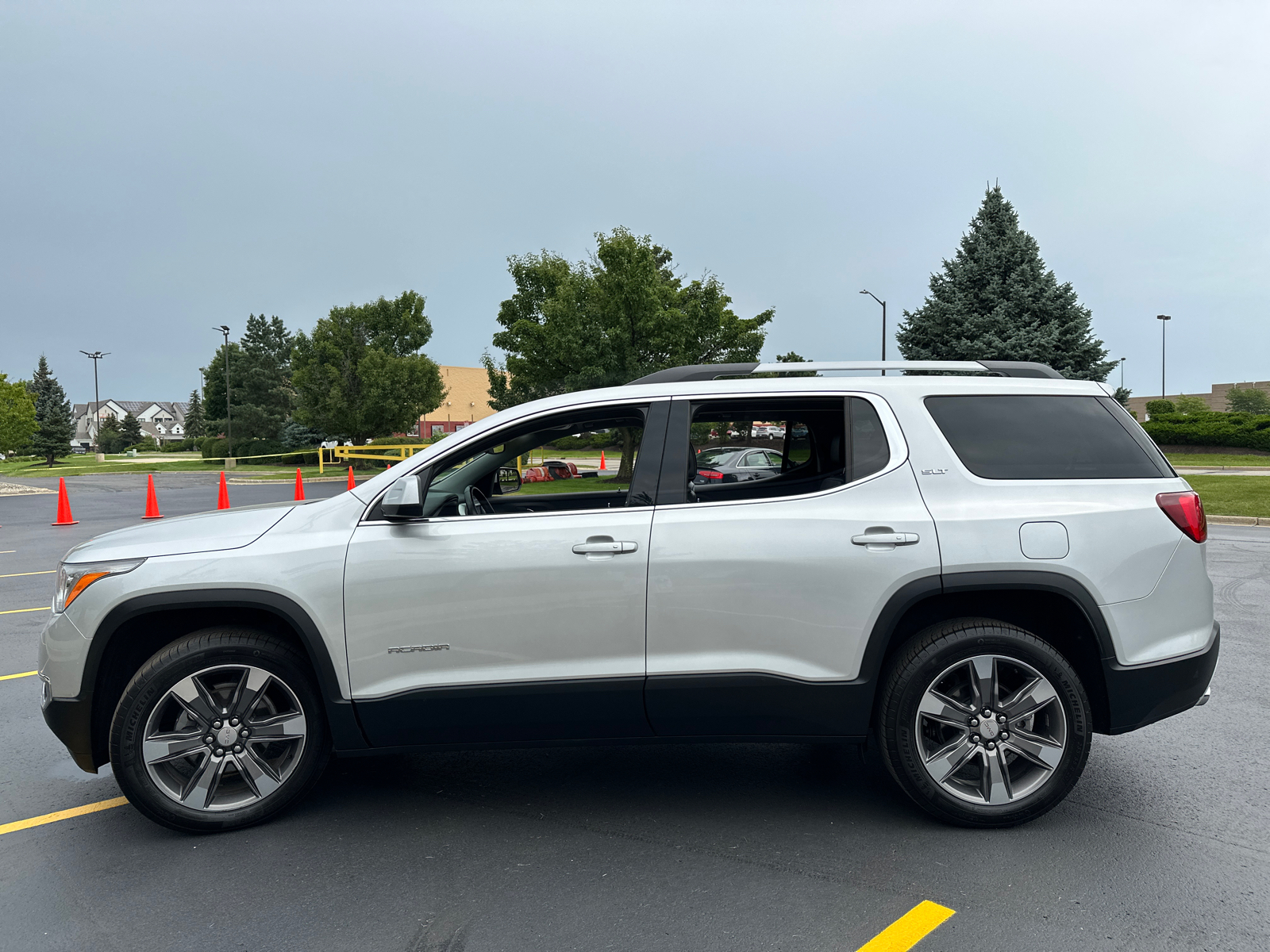 2019 GMC Acadia SLT-2 9