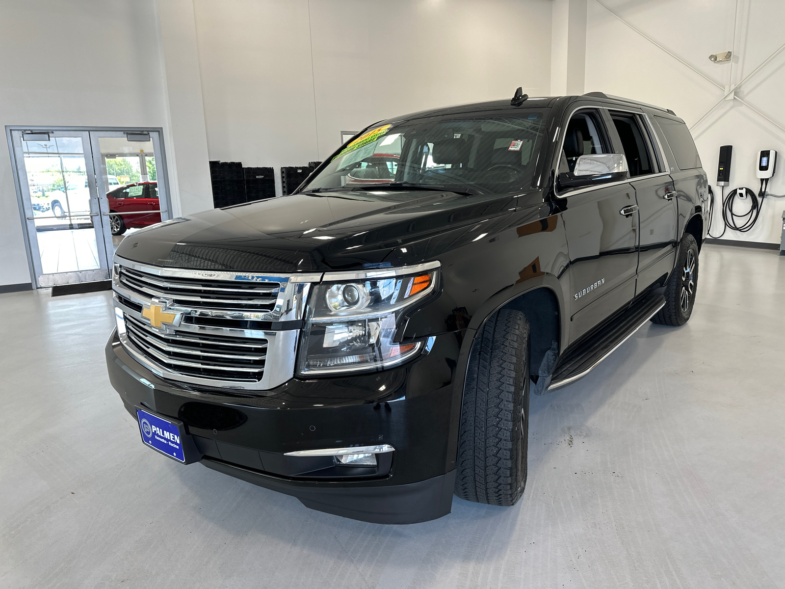 2015 Chevrolet Suburban LTZ 10