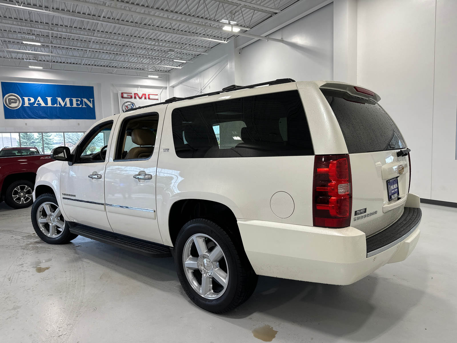 2013 Chevrolet Suburban 1500 LTZ 8