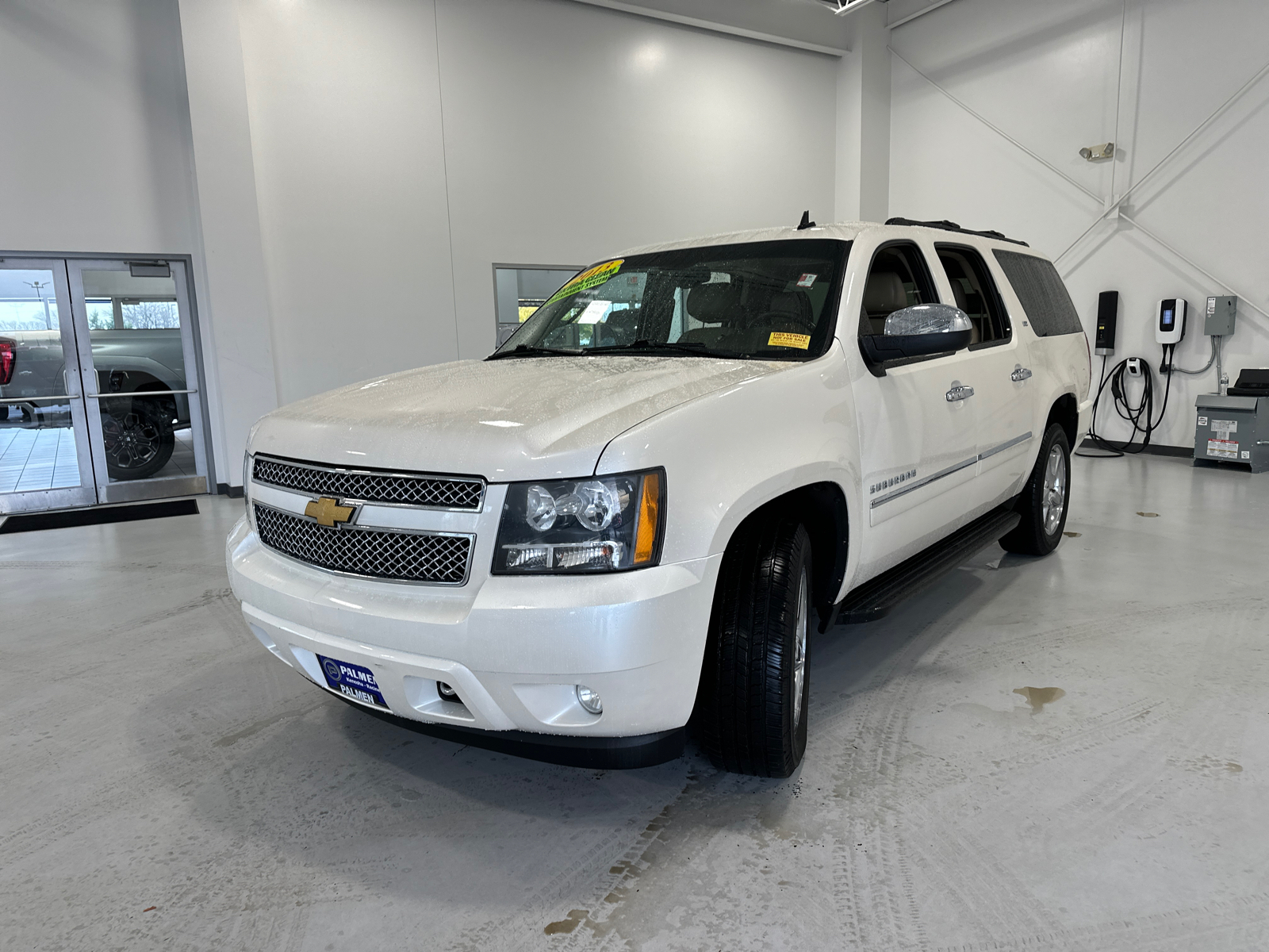 2013 Chevrolet Suburban 1500 LTZ 10