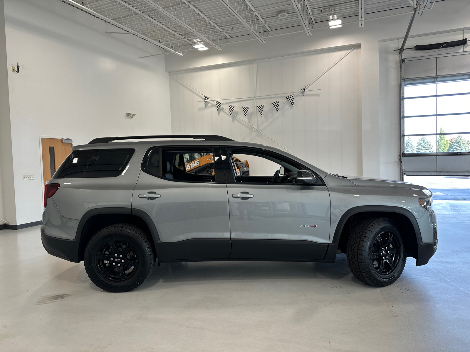 2023 GMC Acadia AT4 5