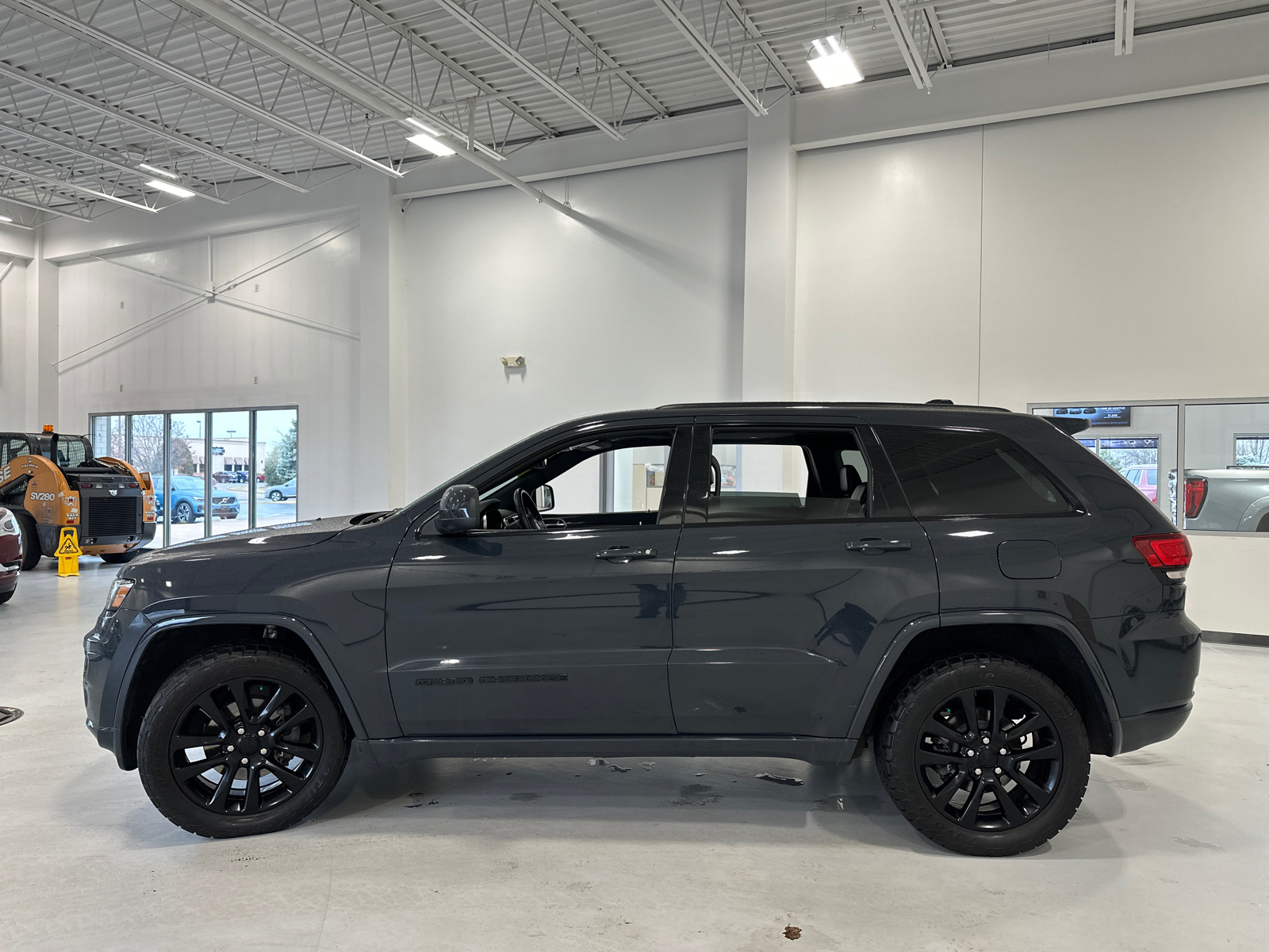 2018 Jeep Grand Cherokee Altitude 9