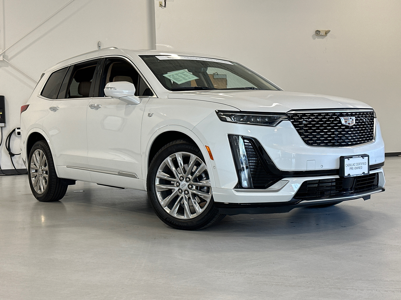 2023 Cadillac XT6 Premium Luxury 2