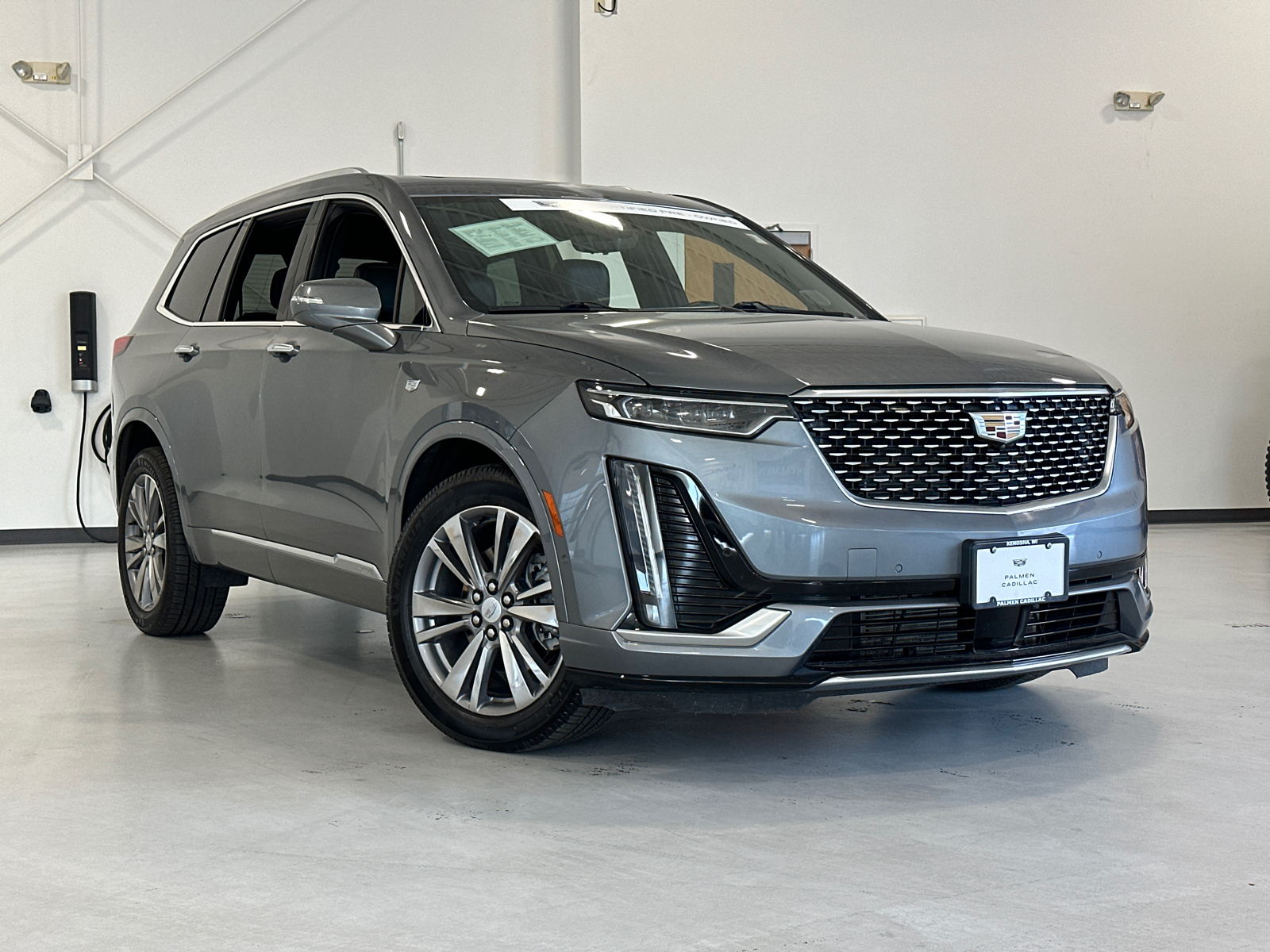 2022 Cadillac XT6 Premium Luxury 2