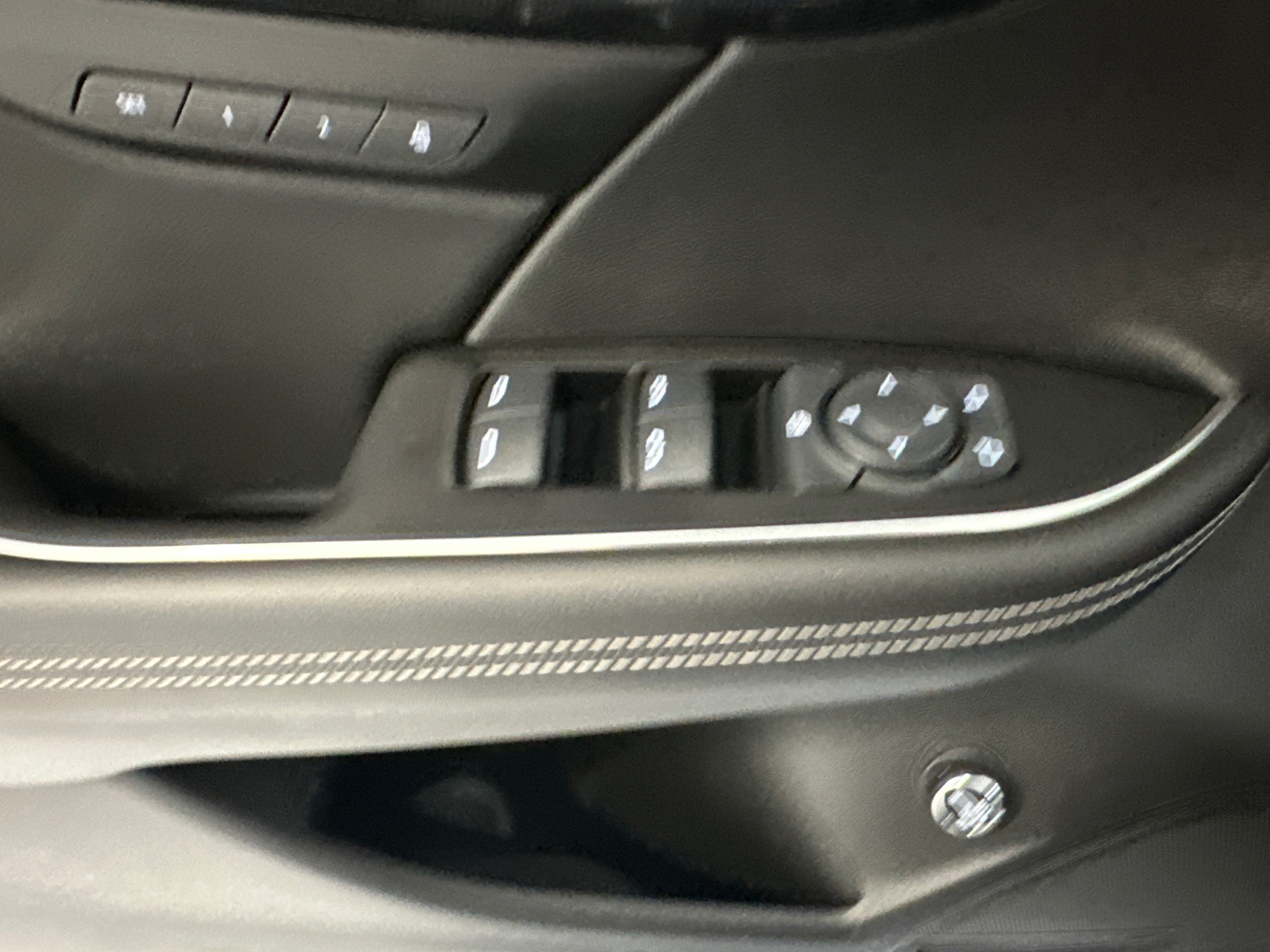 2023 Buick Envision Essence 27