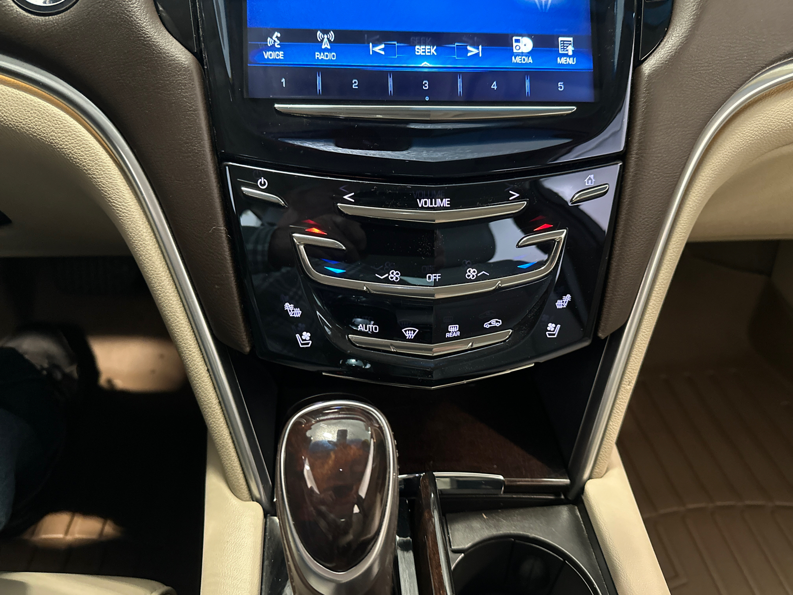 2013 Cadillac XTS Luxury 17