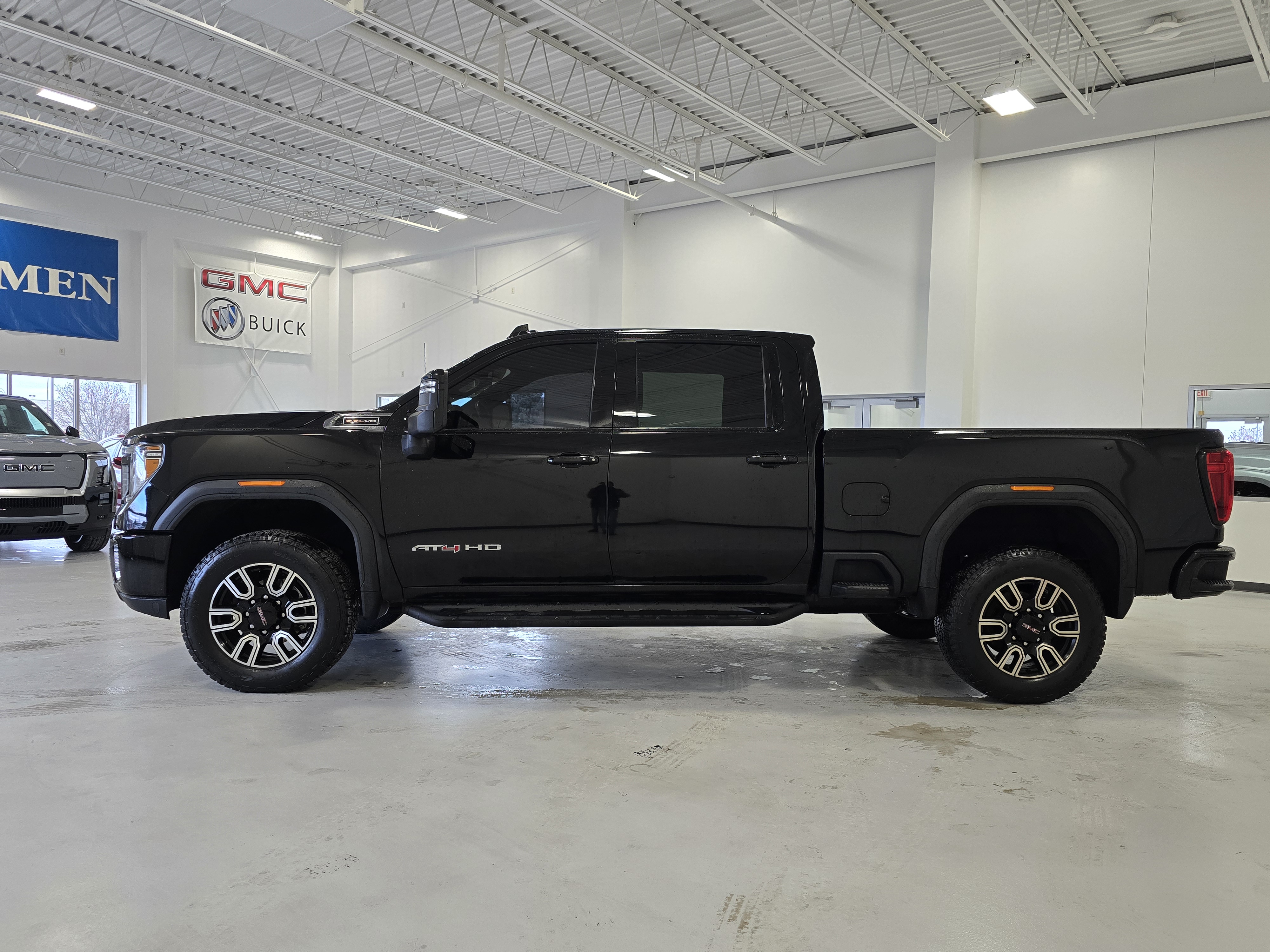 2022 GMC Sierra 2500HD AT4 5