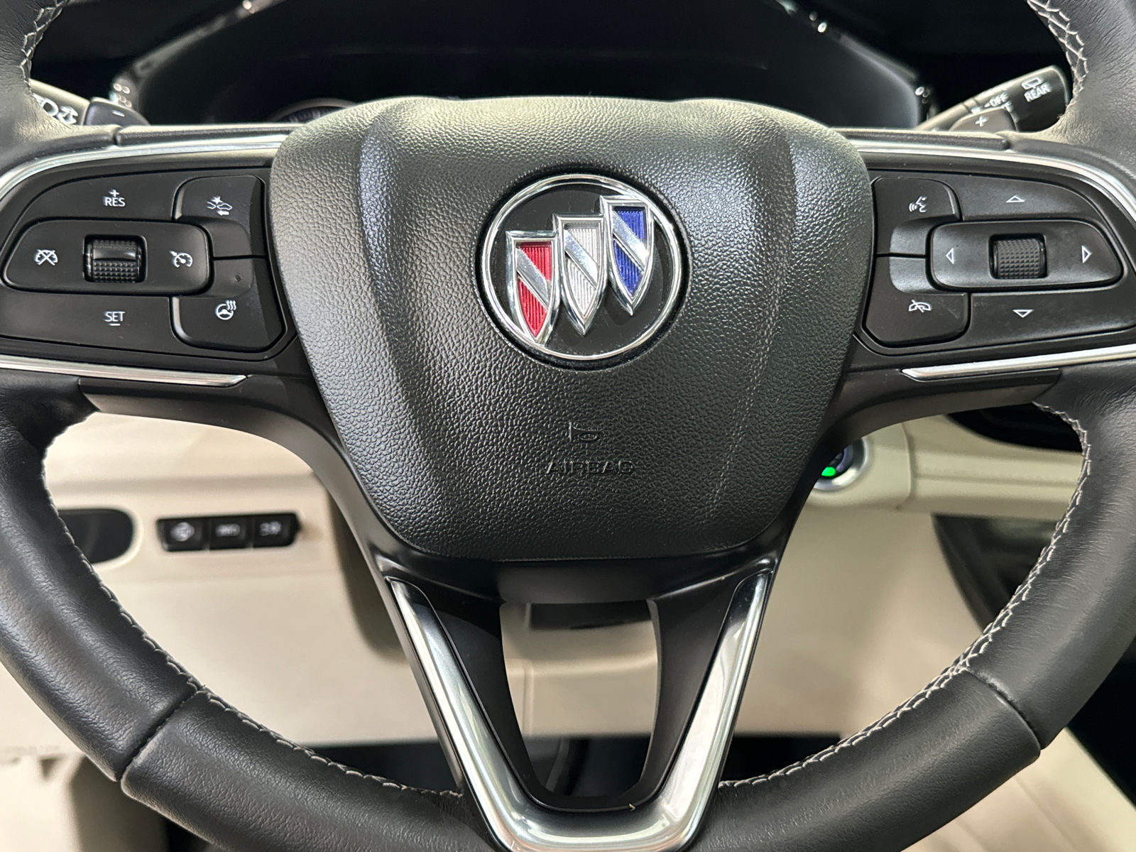 2021 Buick Envision Essence 36