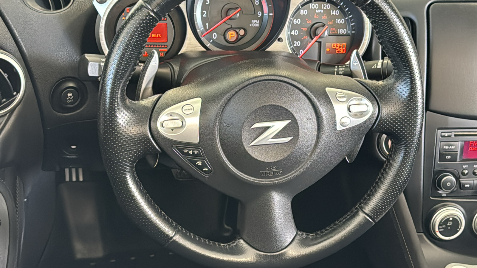 2016 Nissan 370Z Base 27