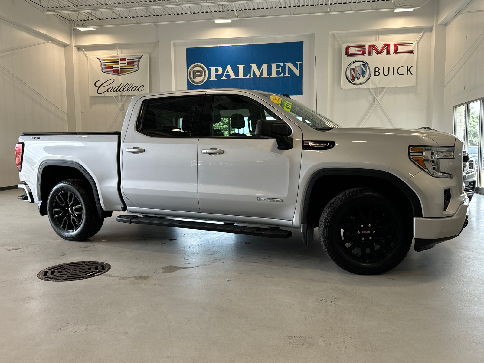 2022 GMC Sierra 1500 Limited Elevation 1