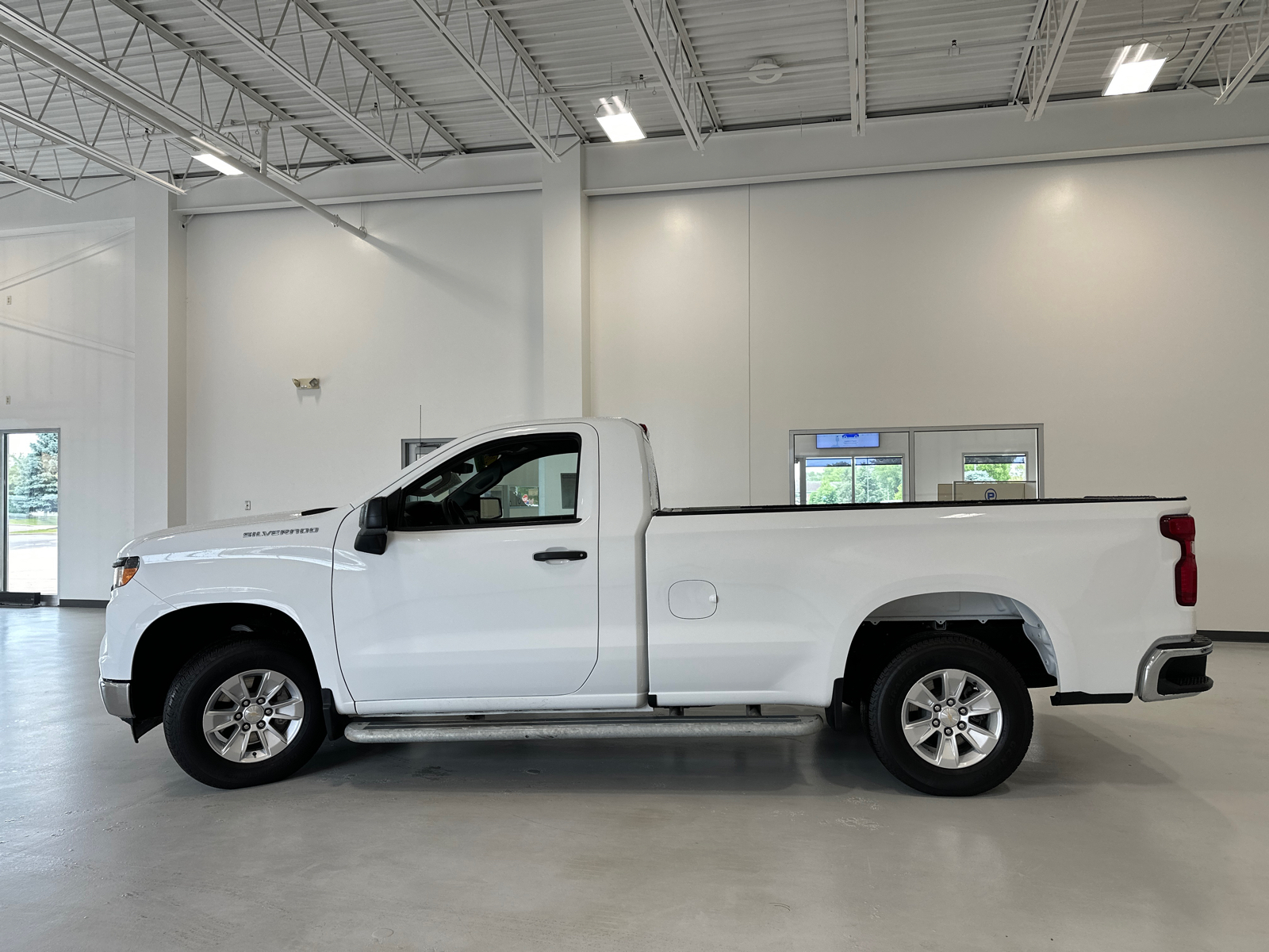 2023 Chevrolet Silverado 1500 WT 8