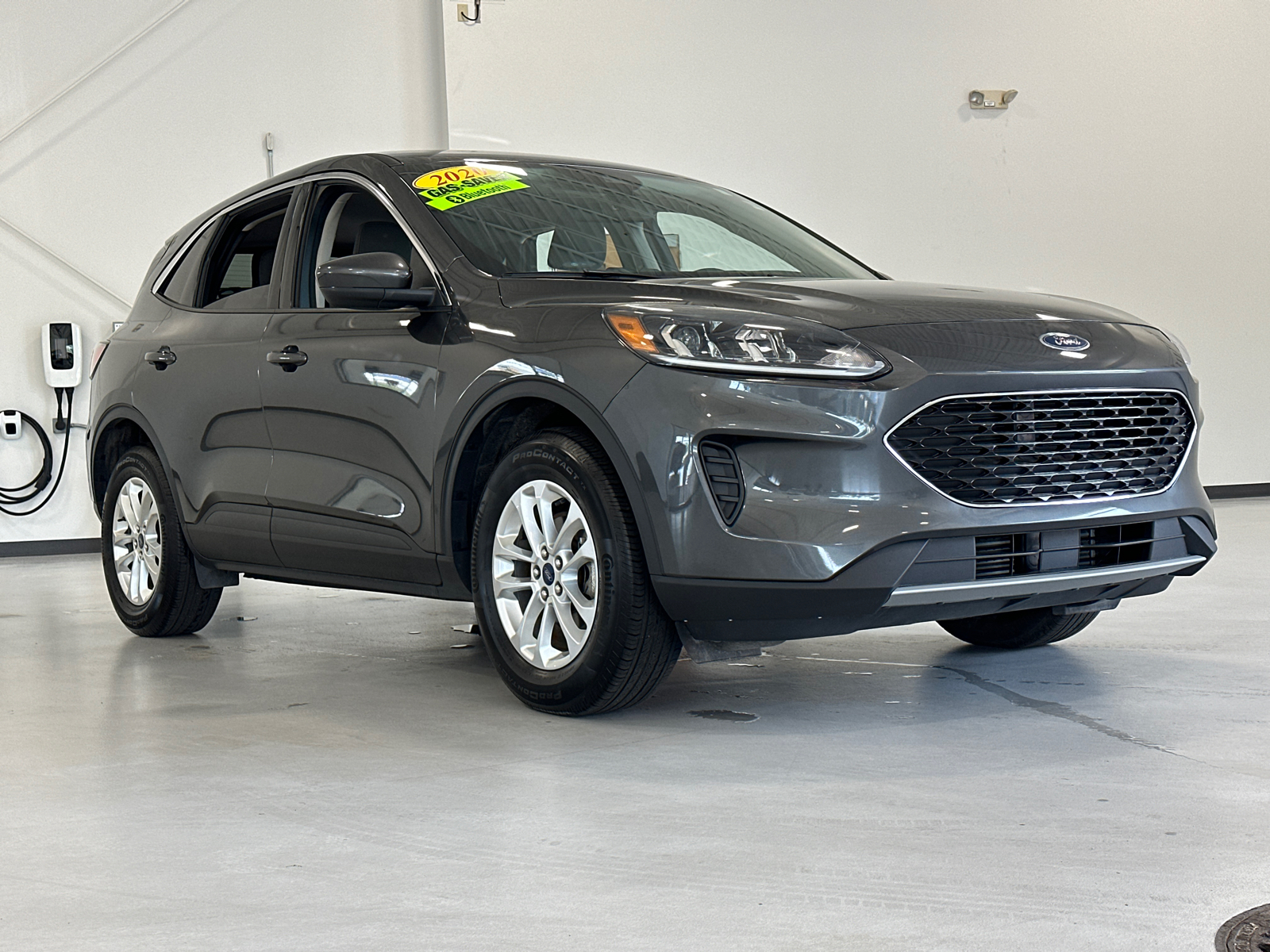 2020 Ford Escape SE 2