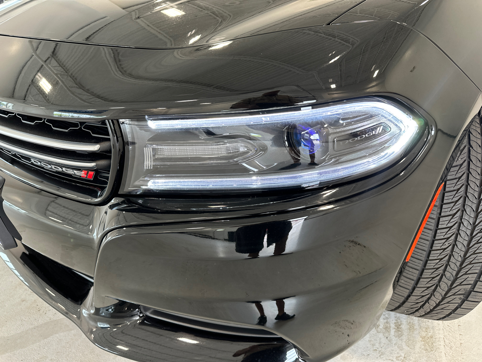 2015 Dodge Charger SE 11