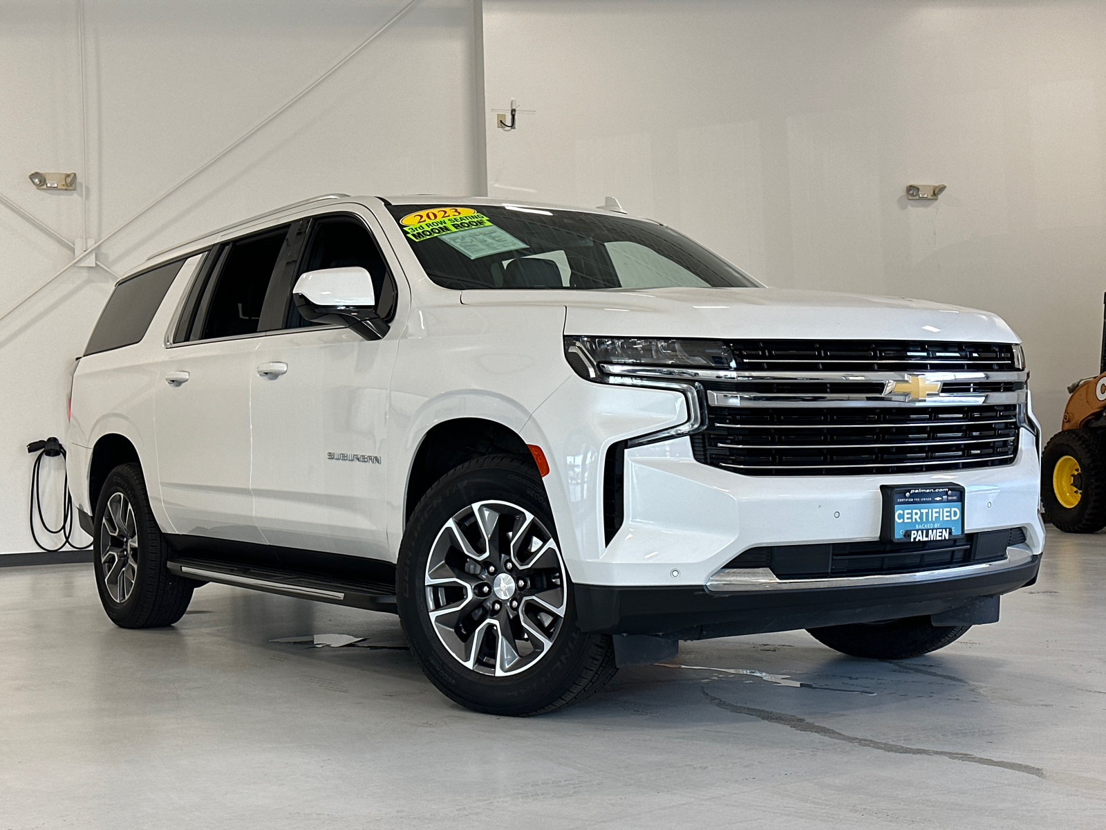 2023 Chevrolet Suburban LT 2