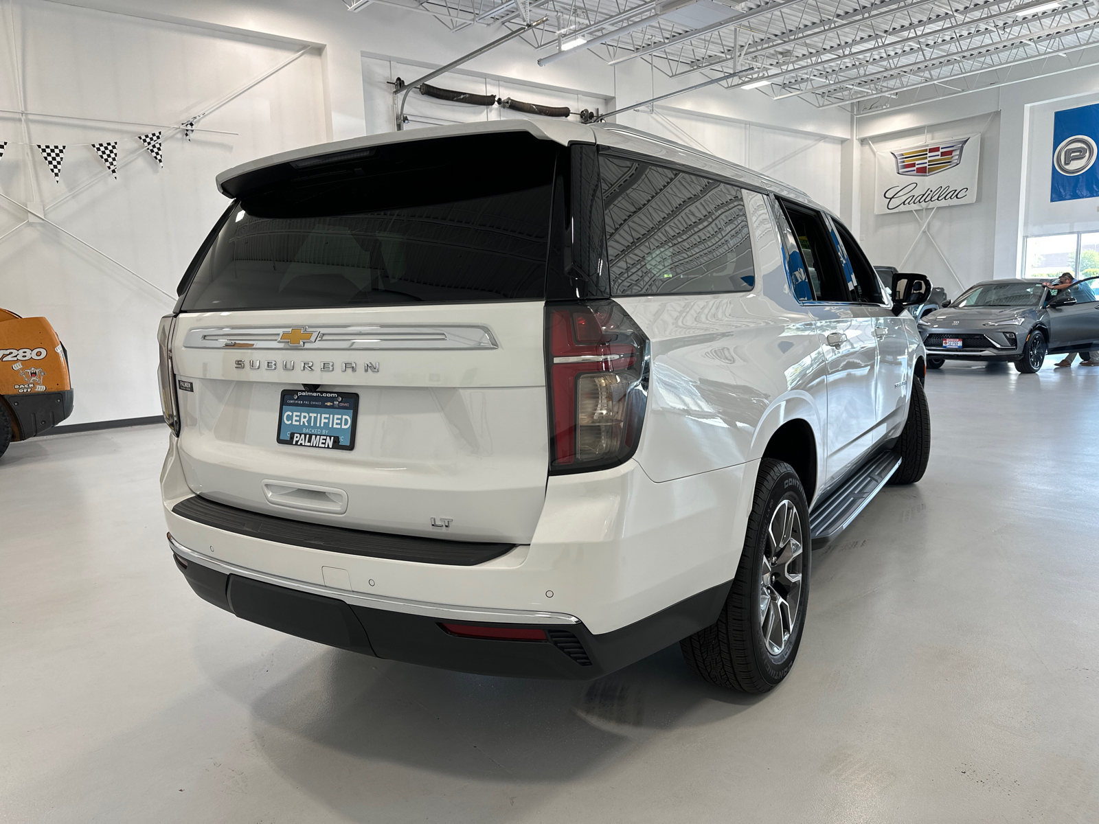 2023 Chevrolet Suburban LT 6