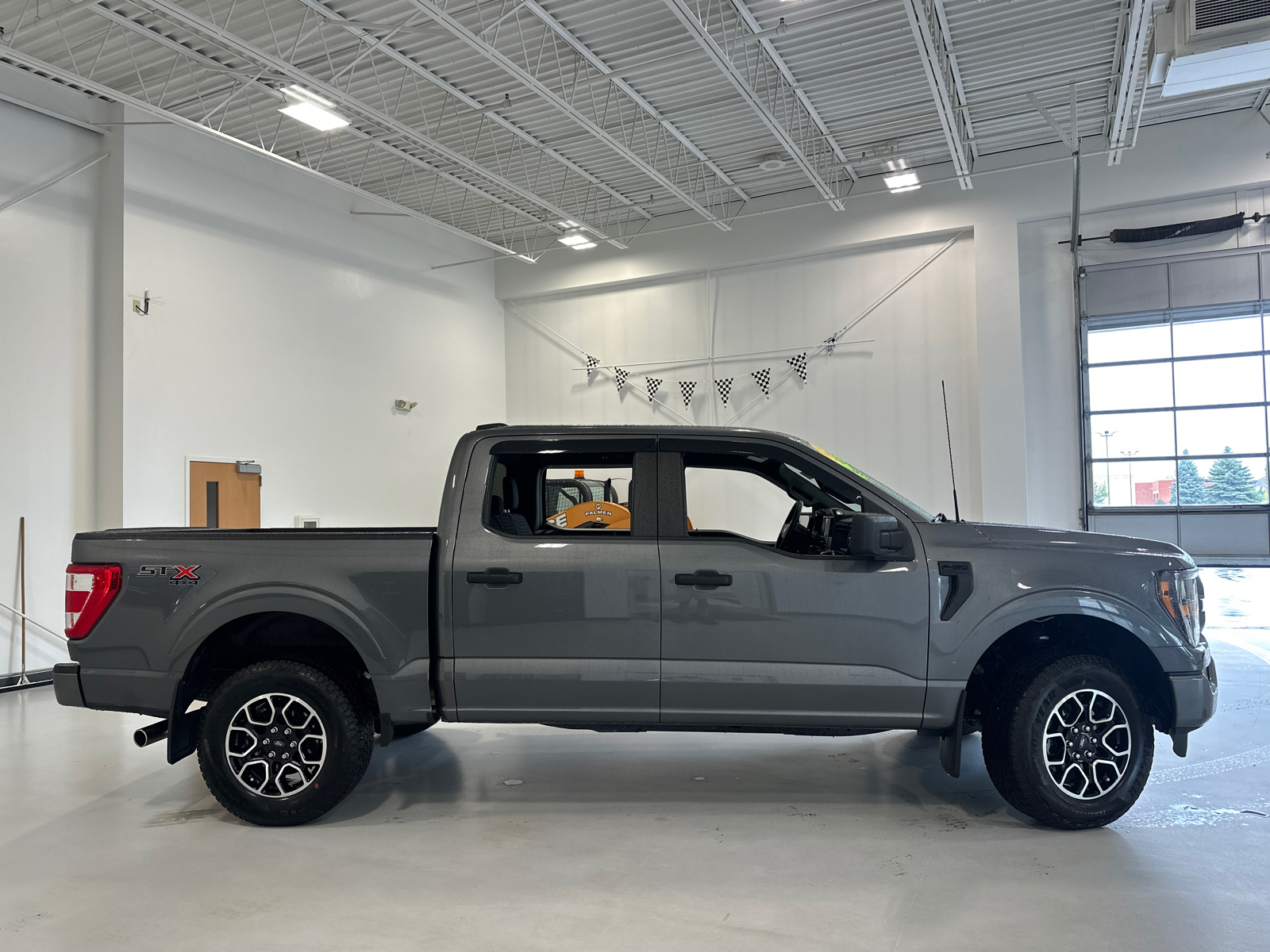 2023 Ford F-150 XL 5